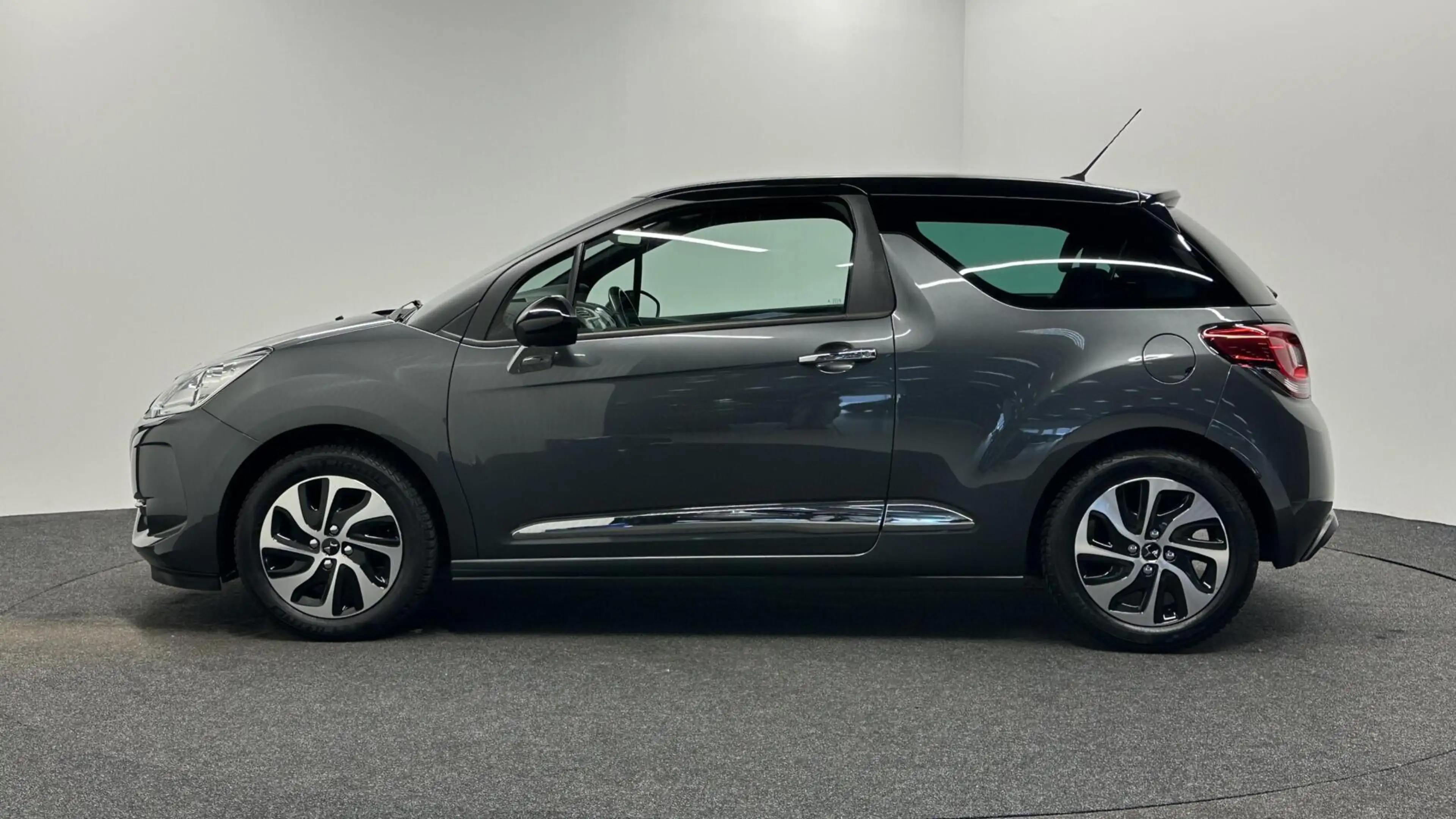 DS Automobiles DS 3 1.2 PureTech So Chic NAVIGATIE ECC CRUISE LM. — photo 6