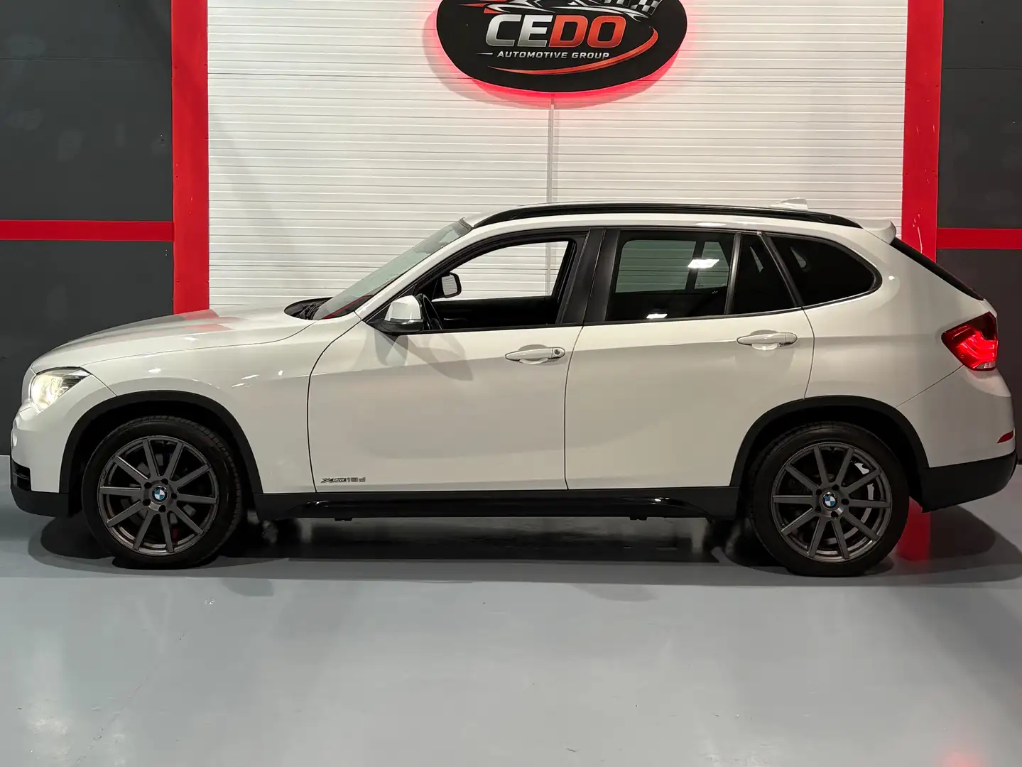 BMW X1 xDrive 18 d Weiß - 2