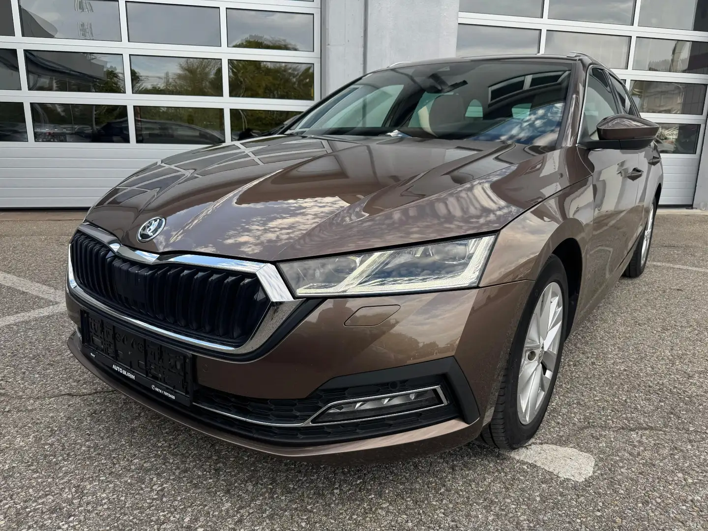 Skoda Octavia 2.0 TDI-150ps Aut. Style/Navi/Kamera/Ambientebeleu Braun - 2