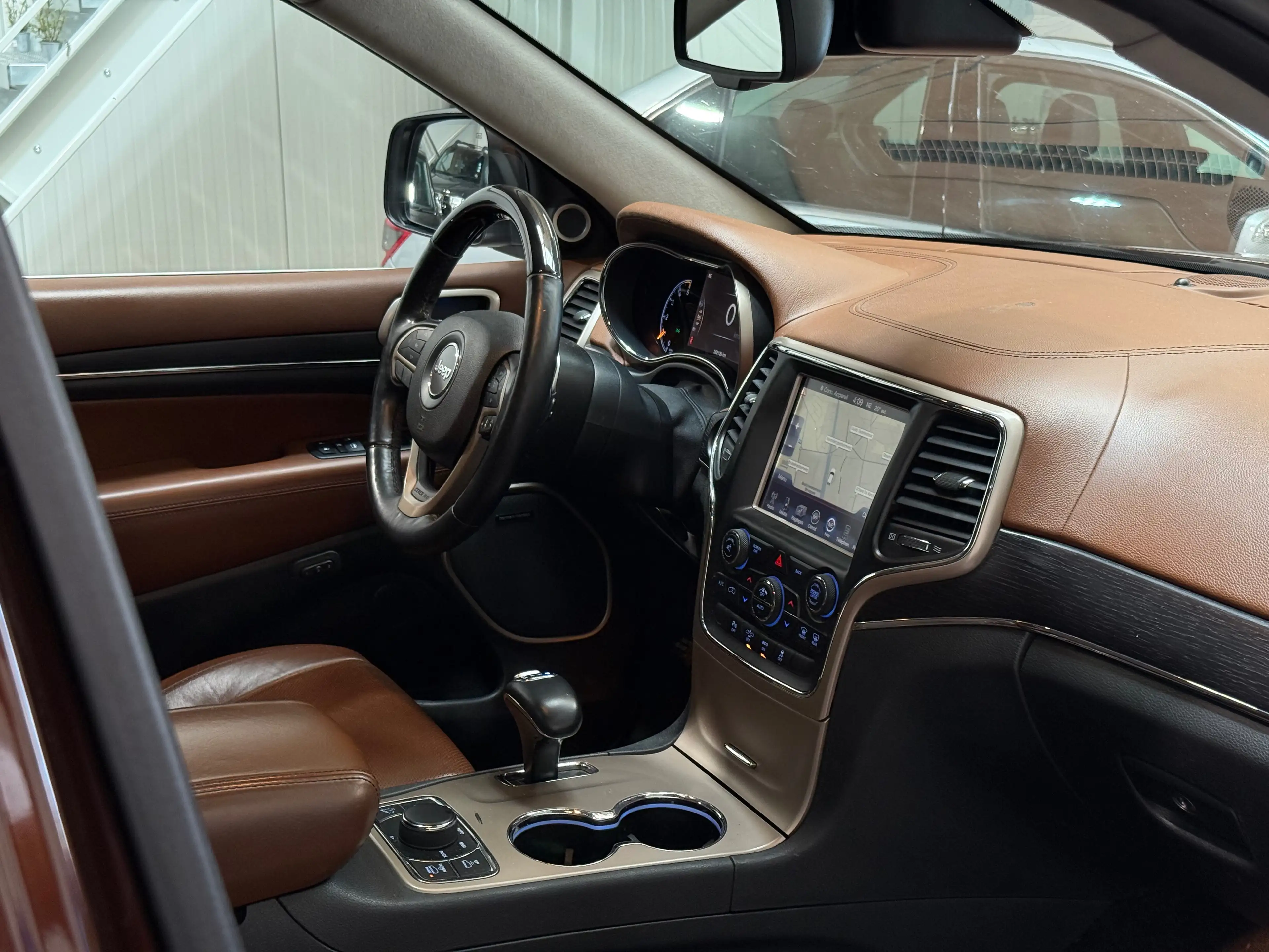Jeep Grand Cherokee 3.0 V6 TD Summit // Panorama // 1er Pro — photo 9