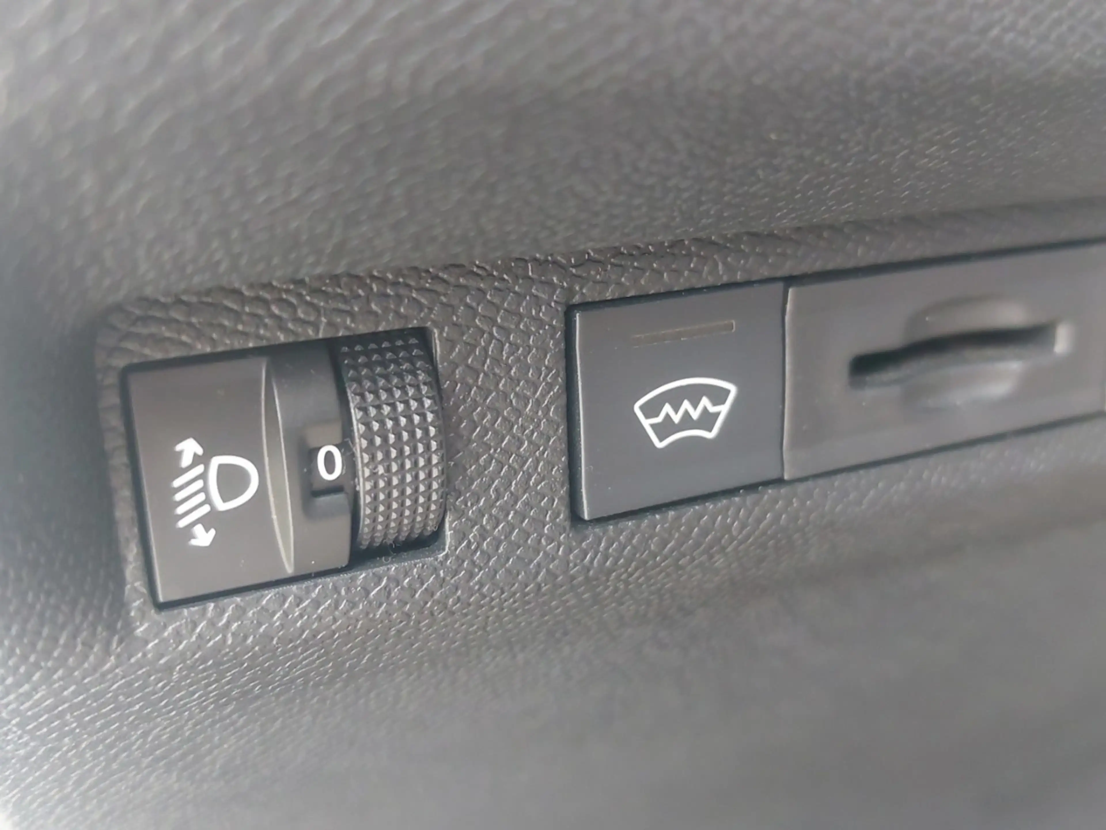 Peugeot 308 SW Allure PureTech 130 EAT8 — photo 13