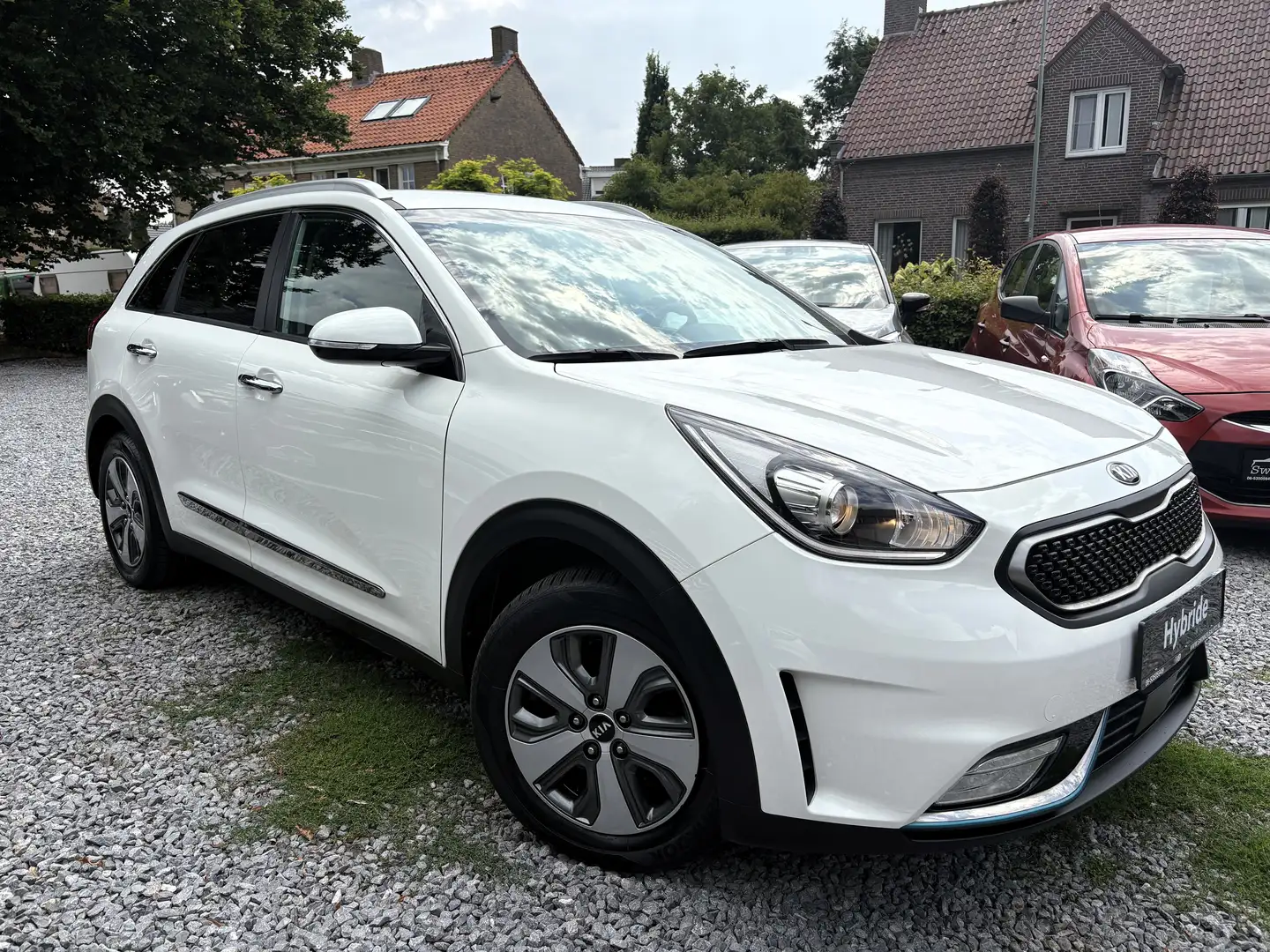 Kia Niro 1.6 GDi PHEV Bus. Line-luxe uitv.-verbruik 1 : 77 Blanco - 2