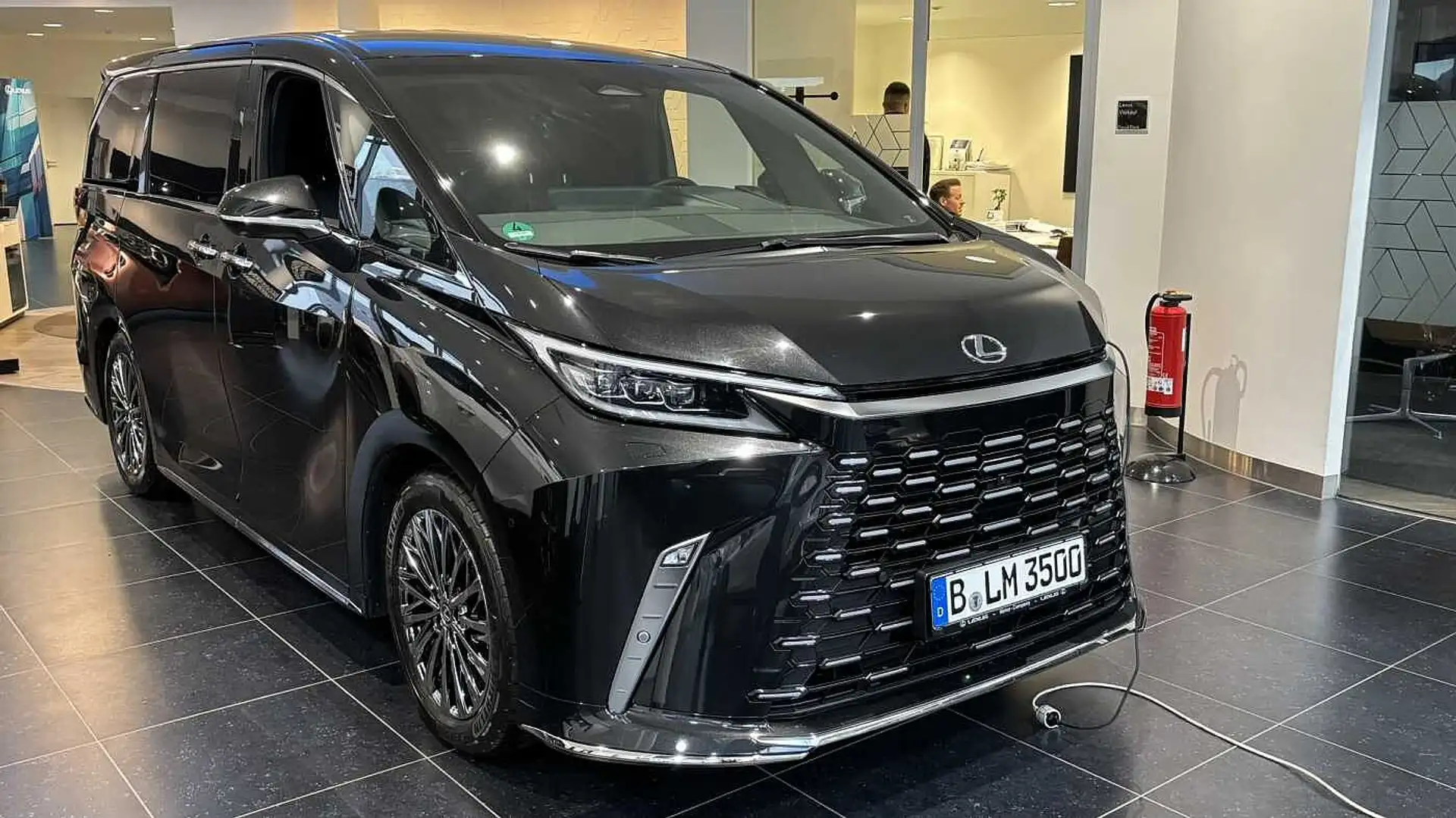 Lexus LS 500 LM350h LUXURY LINE Luxury Mover Zwart - 2