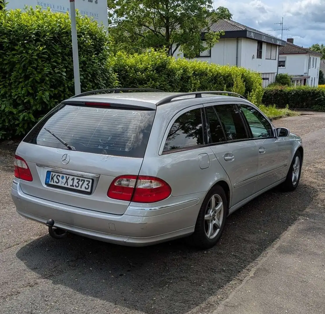Mercedes-Benz E 220 T CDI Automatik Classic DPF Plateado - 2