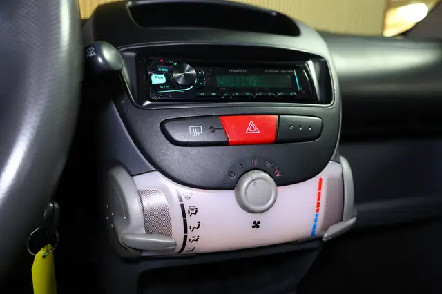 Citroen C1 view 12
