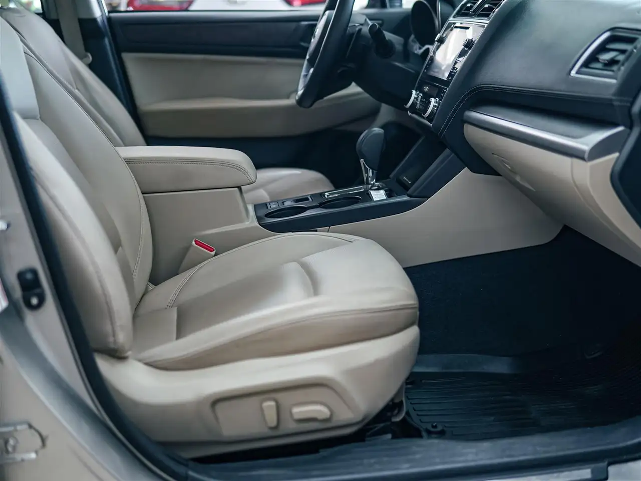 Subaru OUTBACK снимка Subaru OUTBACK