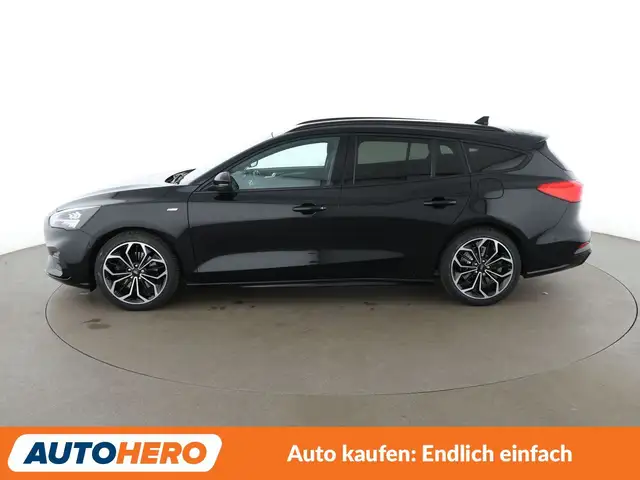 Ford Focus view 3