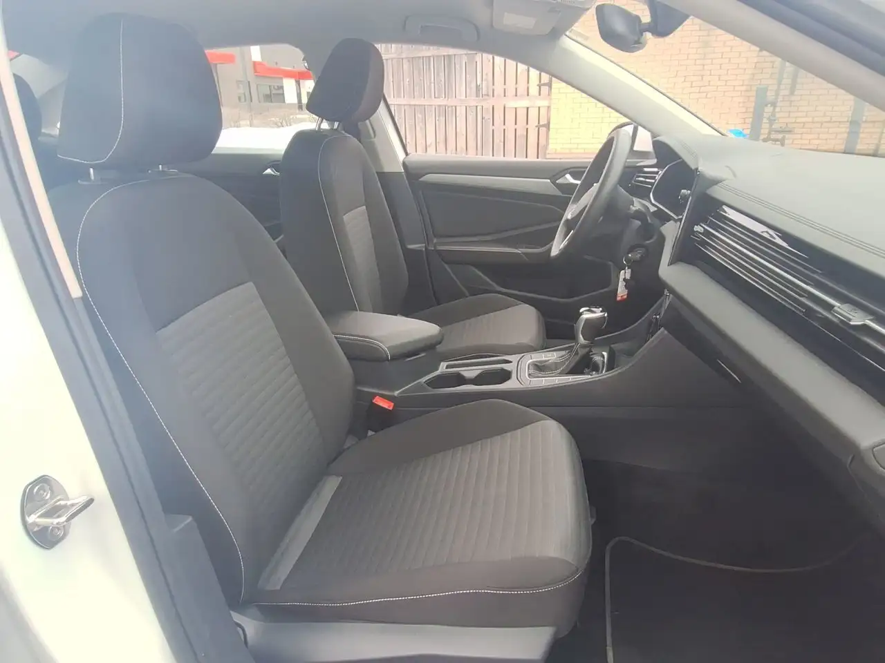 Volkswagen Jetta снимка Volkswagen Jetta