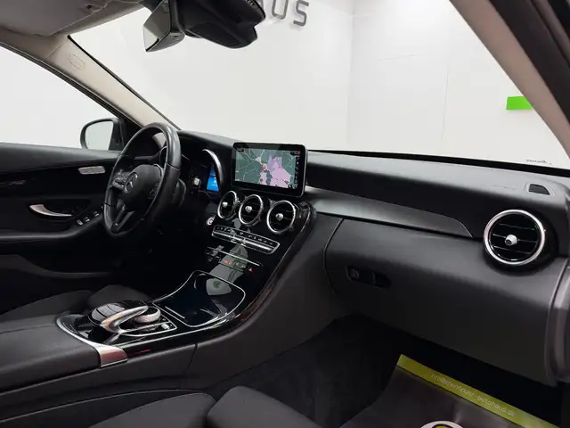 Mercedes-Benz 300 view 10