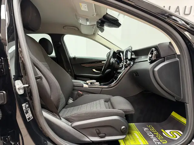 Mercedes-Benz 300 view 12