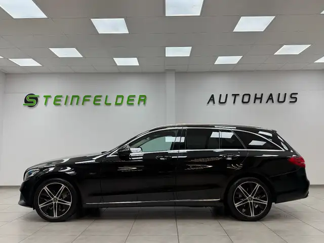 Mercedes-Benz 300 view 4