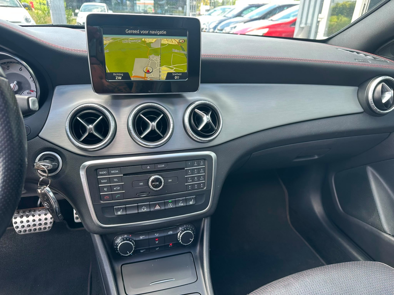 Mercedes-Benz CLA 180 Ambition amg LINE PANORAMADAK — photo 6