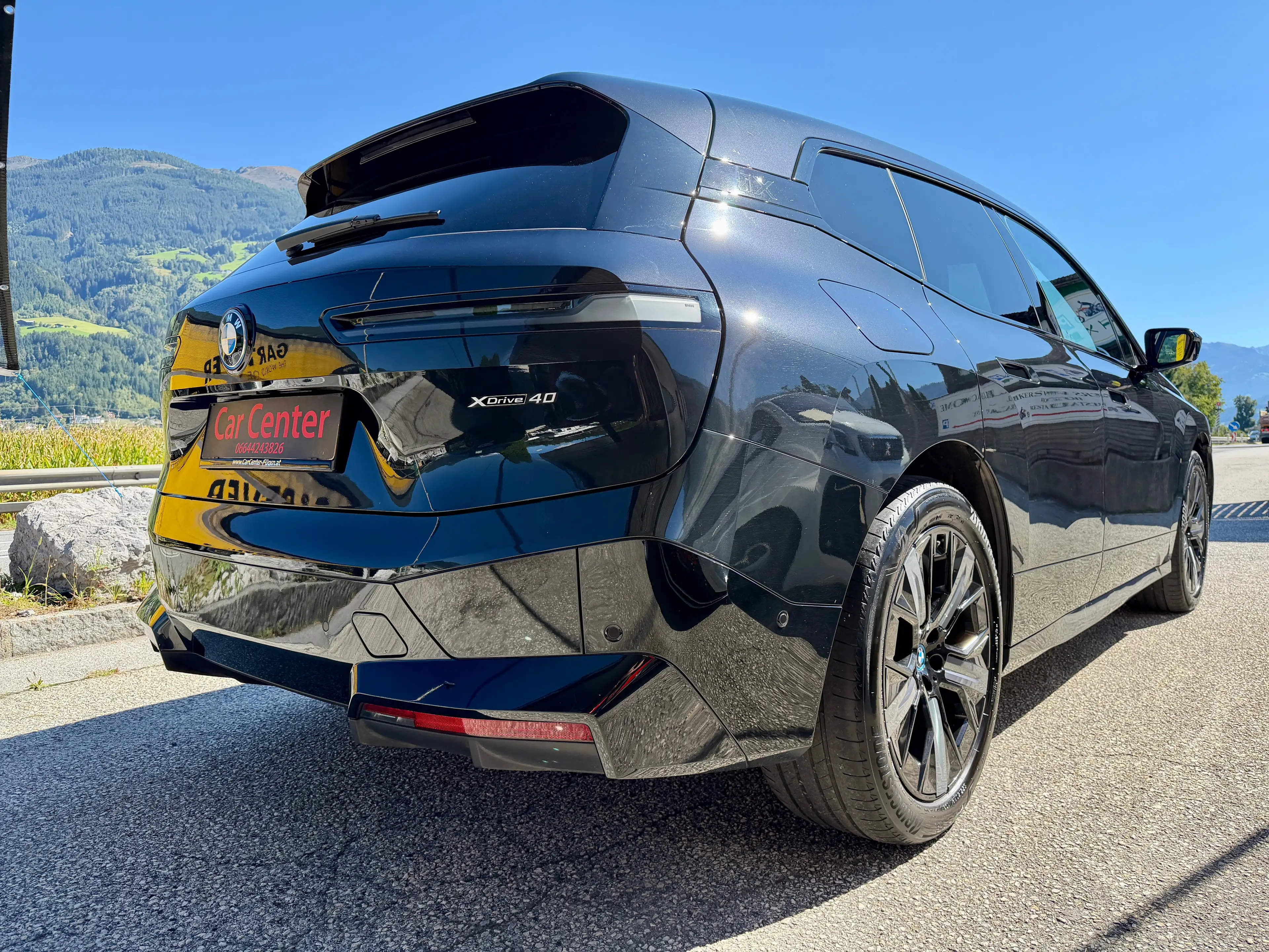 BMW iX 40 xDrive Sportpaket  Laser, Luft, 2 Achslenkung — photo 11
