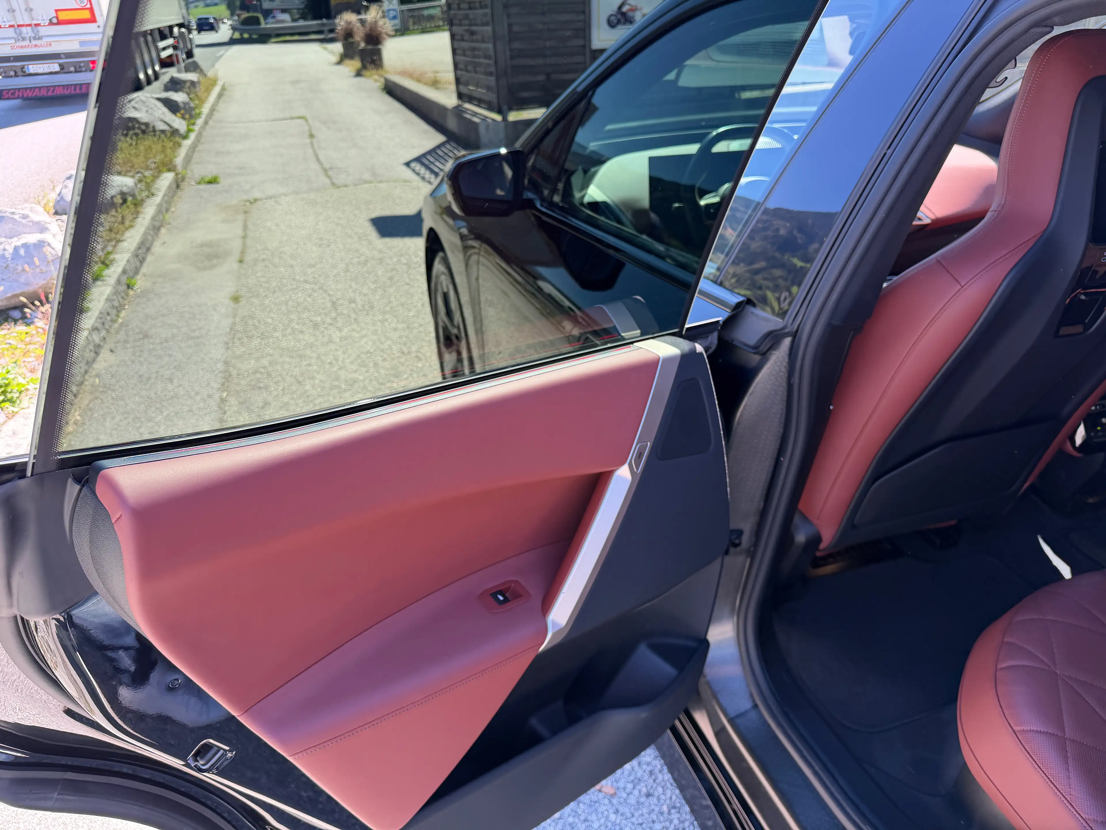 BMW iX 40 xDrive Sportpaket  Laser, Luft, 2 Achslenkung — photo 15