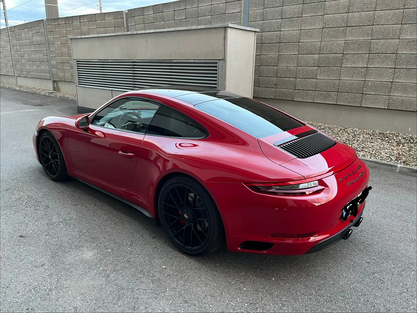 Porsche 991 911 Carrera 4 GTS Rot - 2
