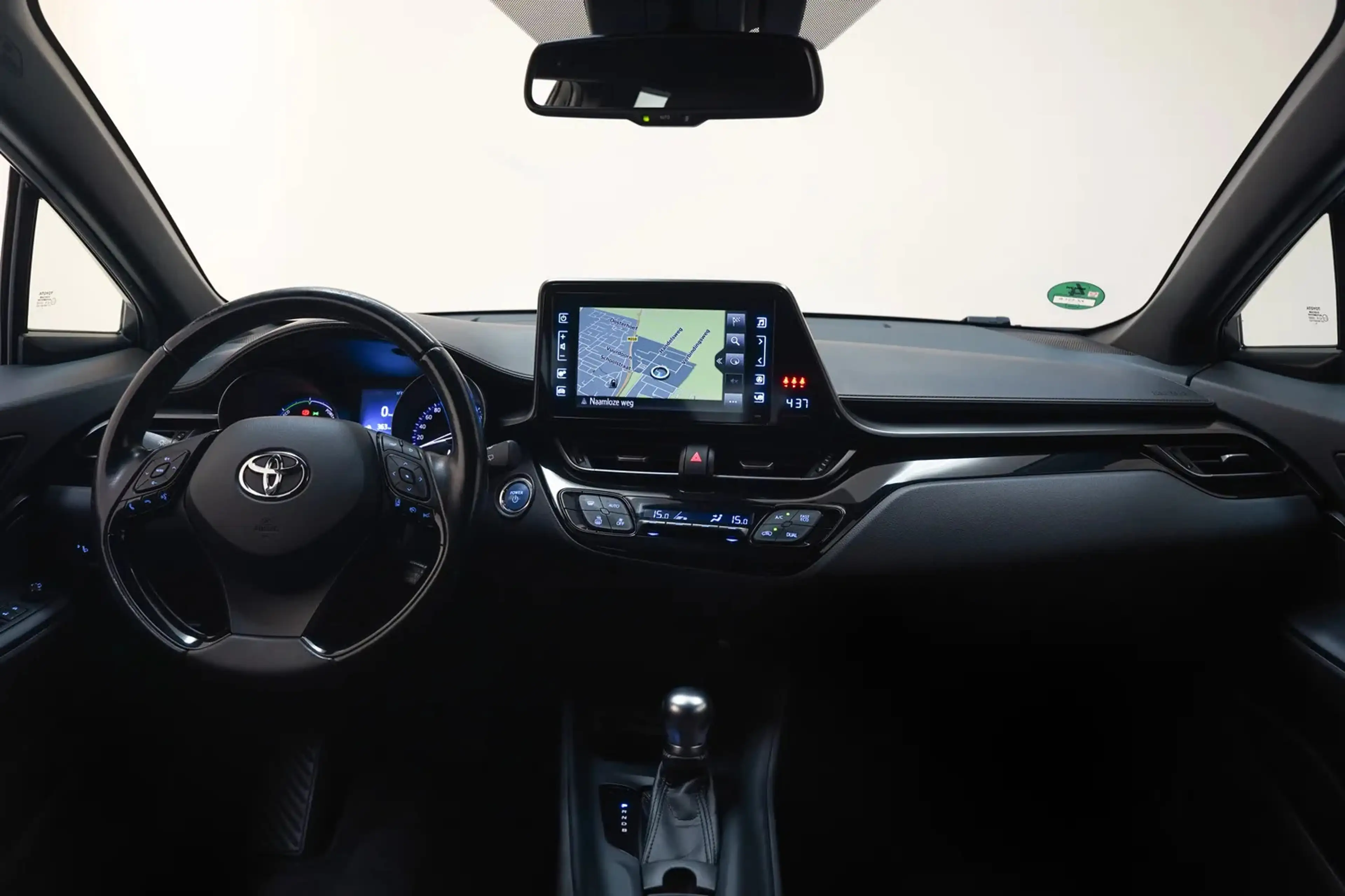 Toyota C-HR 1.8 Hybrid Dynamic [ Camera Navi Climate] — photo 4
