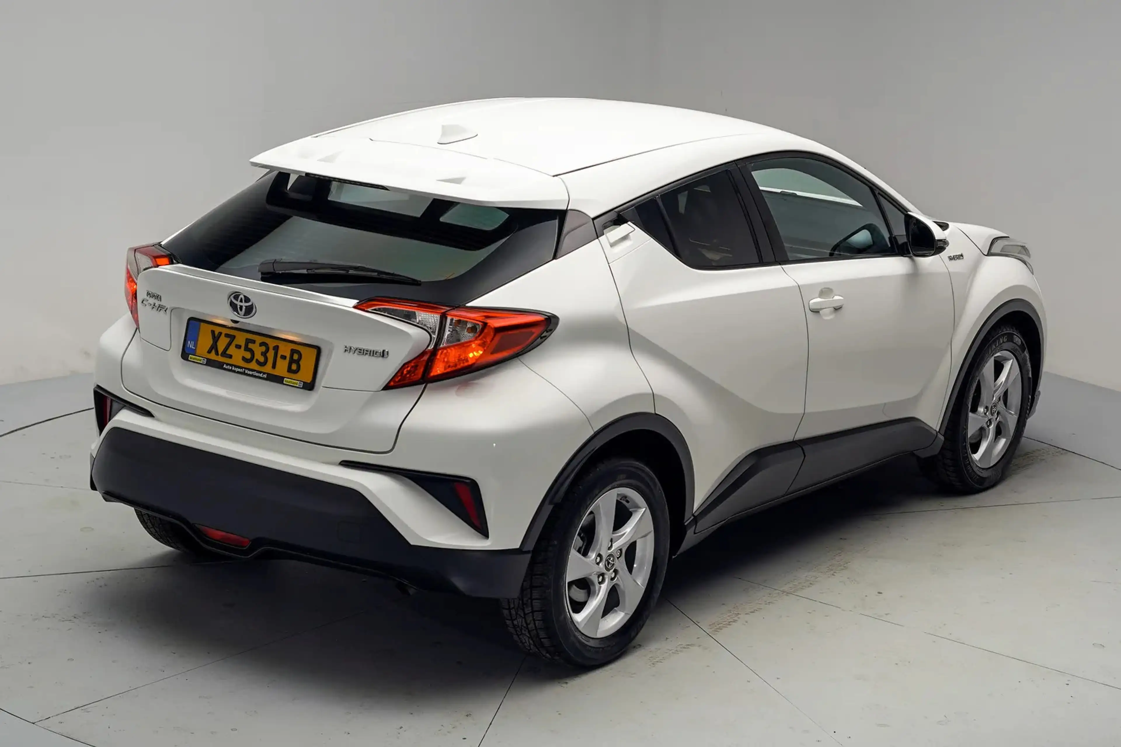 Toyota C-HR 1.8 Hybrid Dynamic [ Camera Navi Climate] — photo 13
