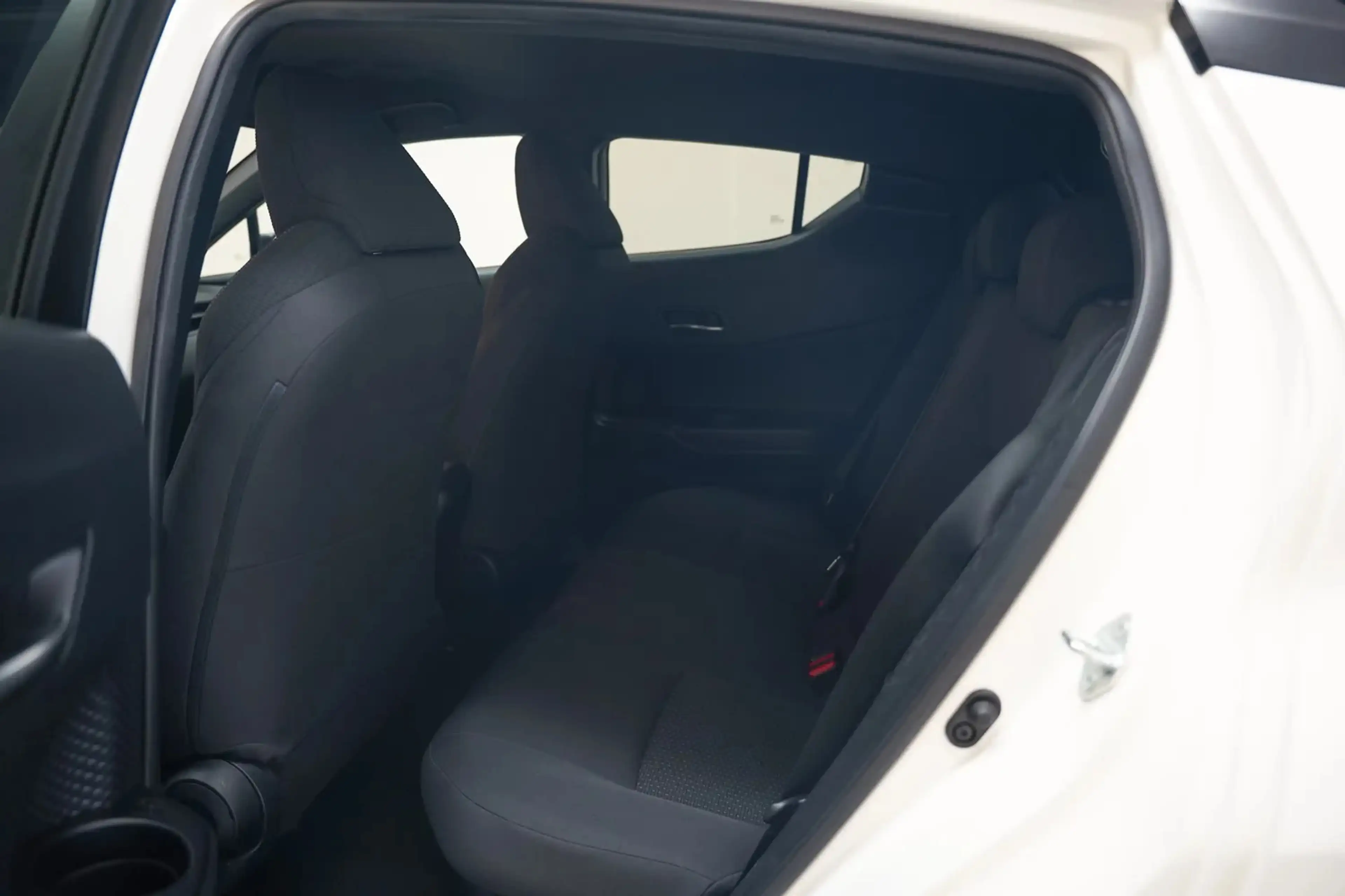 Toyota C-HR 1.8 Hybrid Dynamic [ Camera Navi Climate] — photo 10