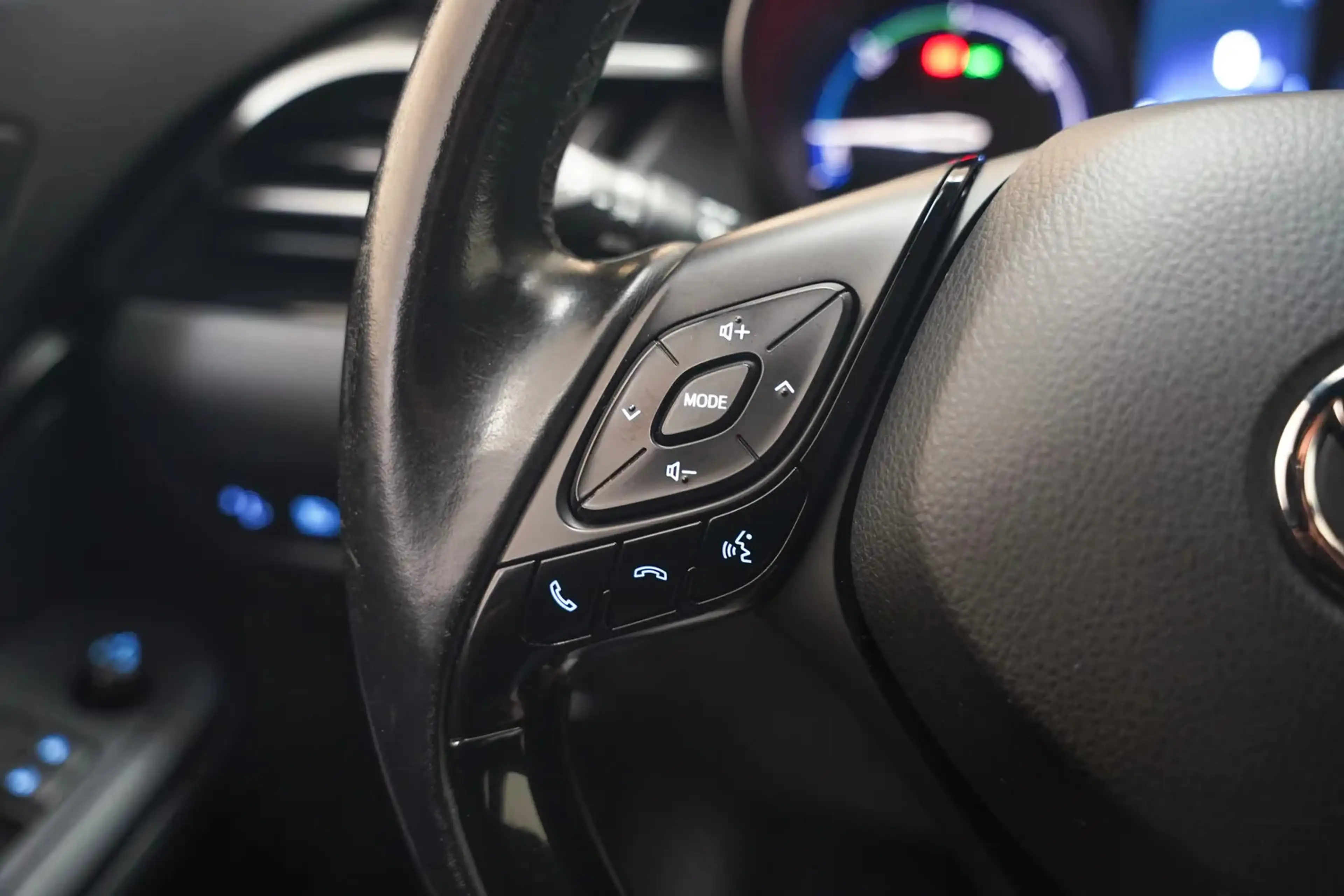 Toyota C-HR 1.8 Hybrid Dynamic [ Camera Navi Climate] — photo 15