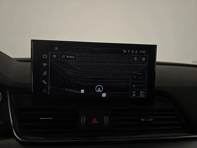 Audi Q5 view 14