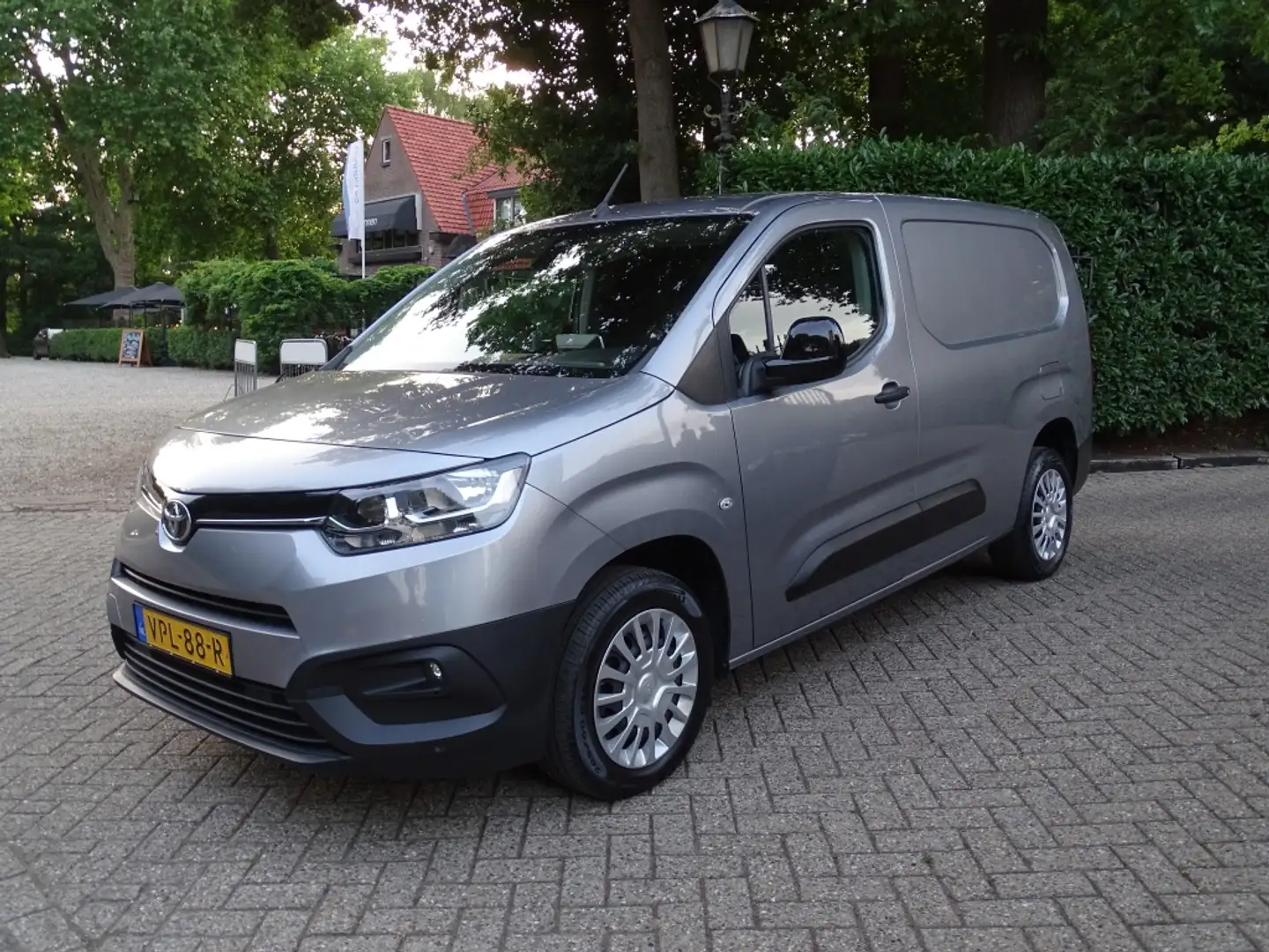 Toyota Proace City 1.5 D-4D Live Long 131 PK NAVI PDC TREKHAAK 1e eig Grijs - 2