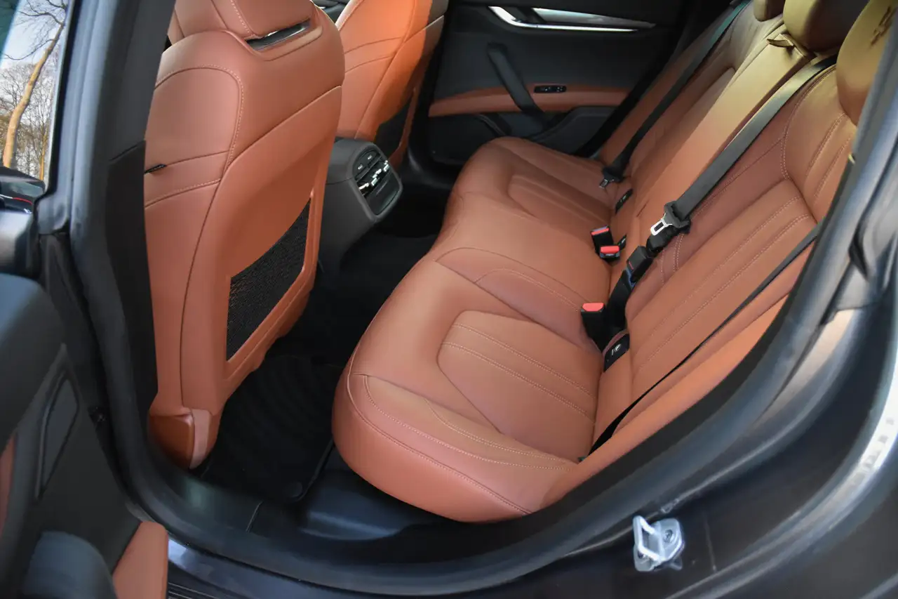 Maserati Ghibli 2021 — фото 12