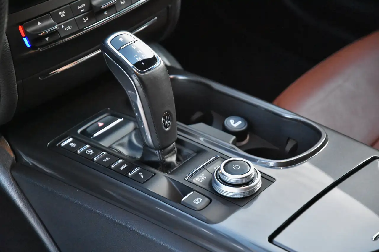Maserati Ghibli 2021 — фото 20