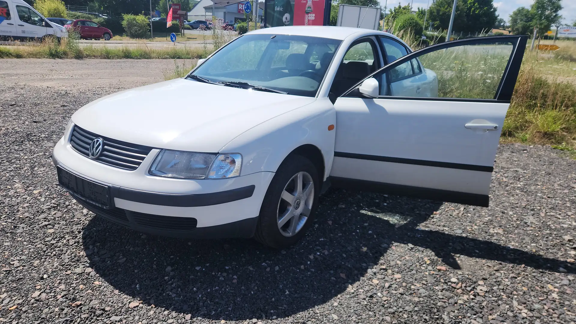 Volkswagen Passat Passat 1.6 Comfortline/ Automatik/Rentnerfahrzeug - 2