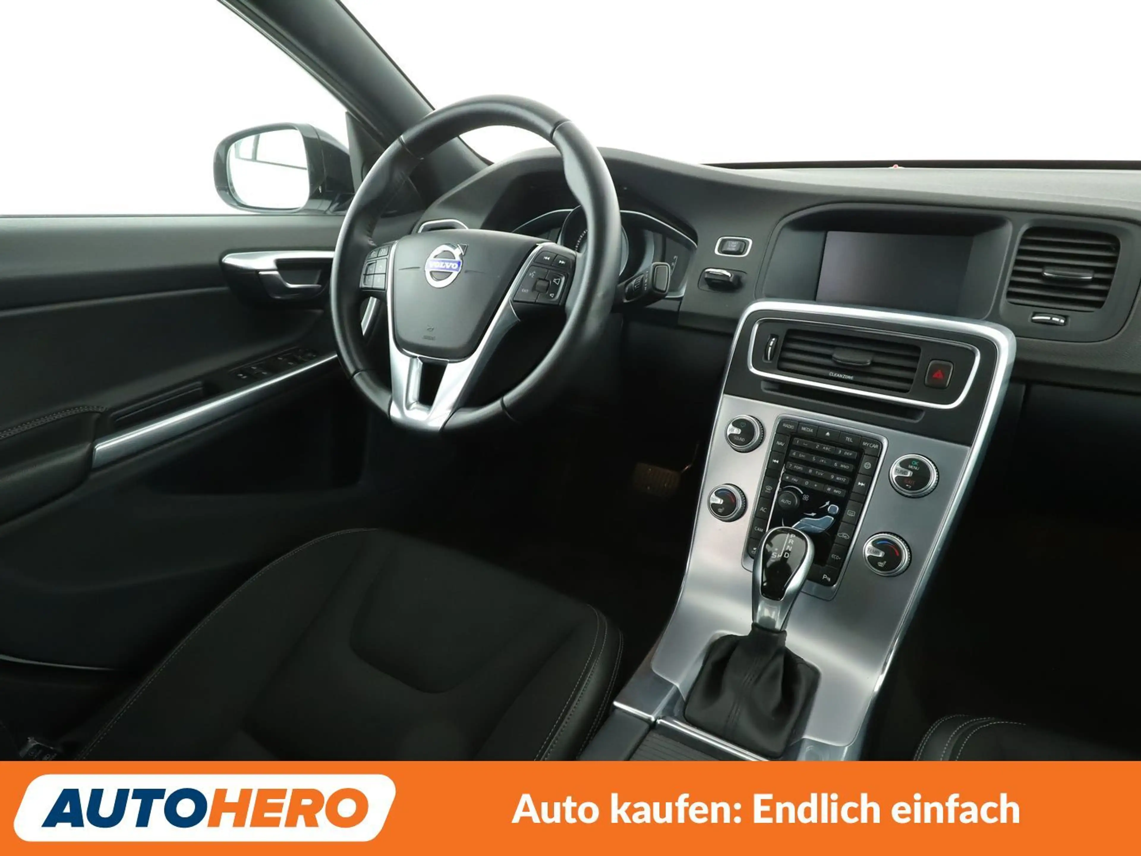 Volvo S60 Cross Country 2.0 D3 Momentum Aut.*NAVI*BI-XENON*TEMPO*CAM*PDC* — photo 13