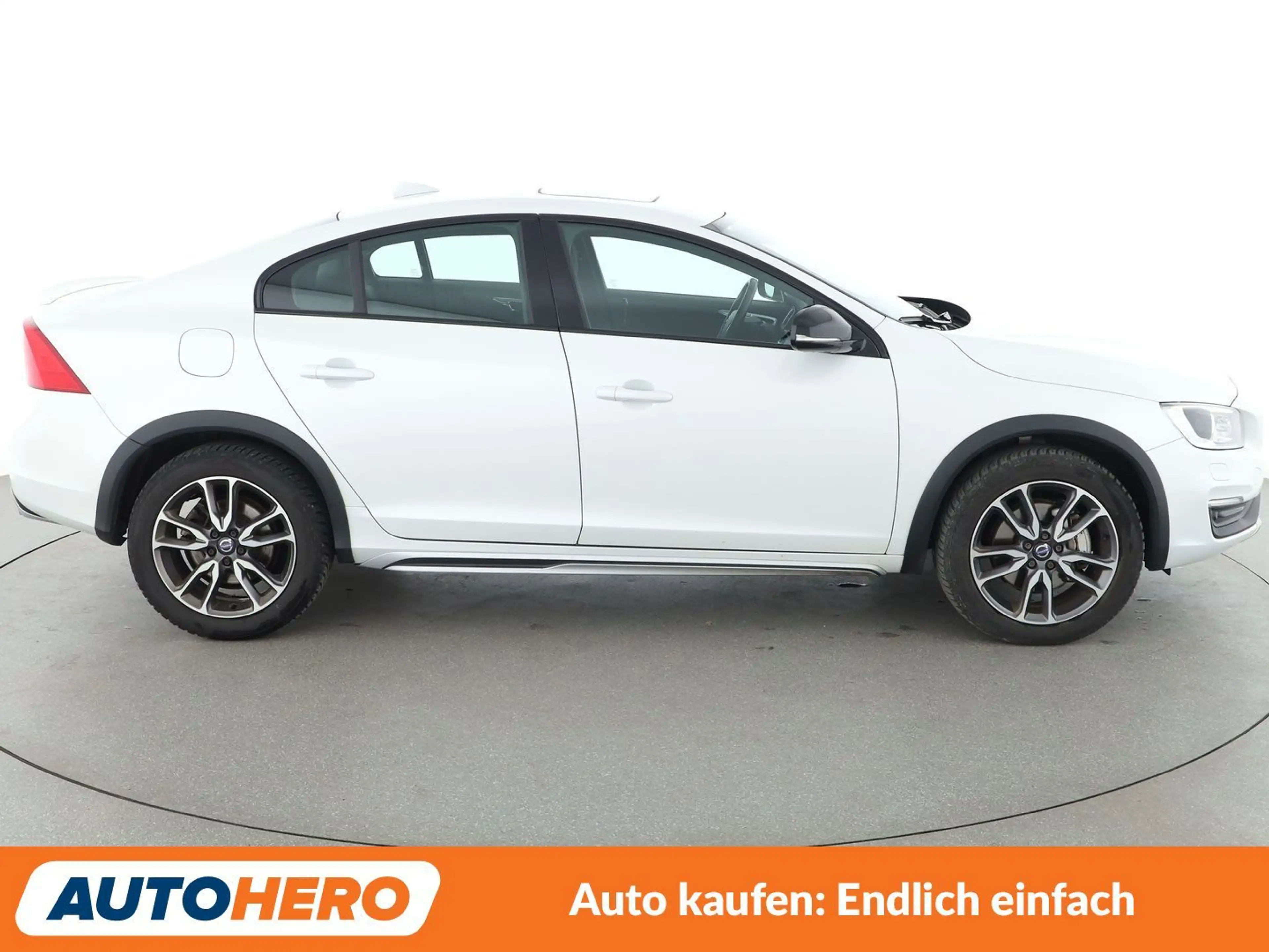 Volvo S60 Cross Country 2.0 D3 Momentum Aut.*NAVI*BI-XENON*TEMPO*CAM*PDC* — photo 7