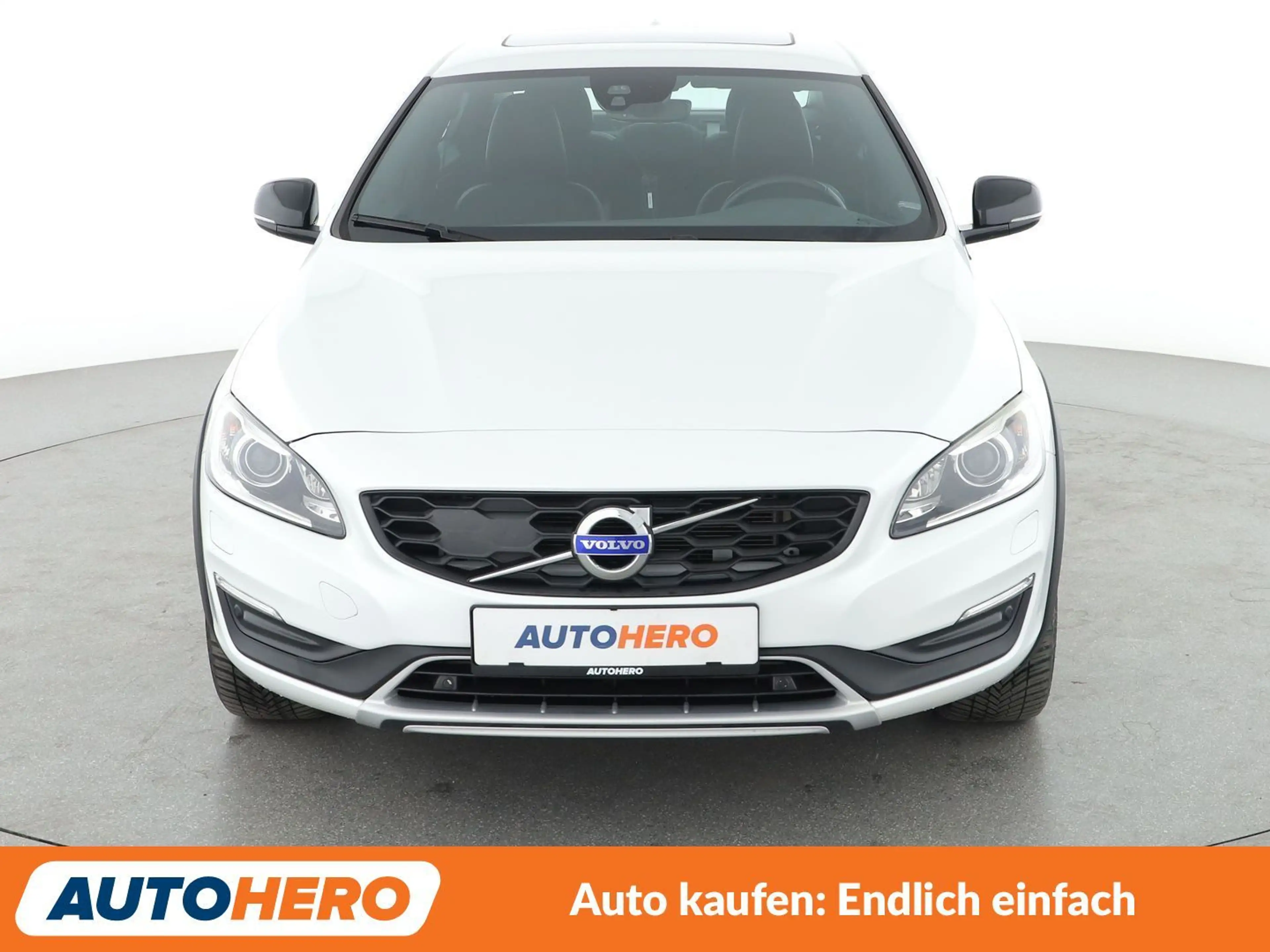 Volvo S60 Cross Country 2.0 D3 Momentum Aut.*NAVI*BI-XENON*TEMPO*CAM*PDC* — photo 9