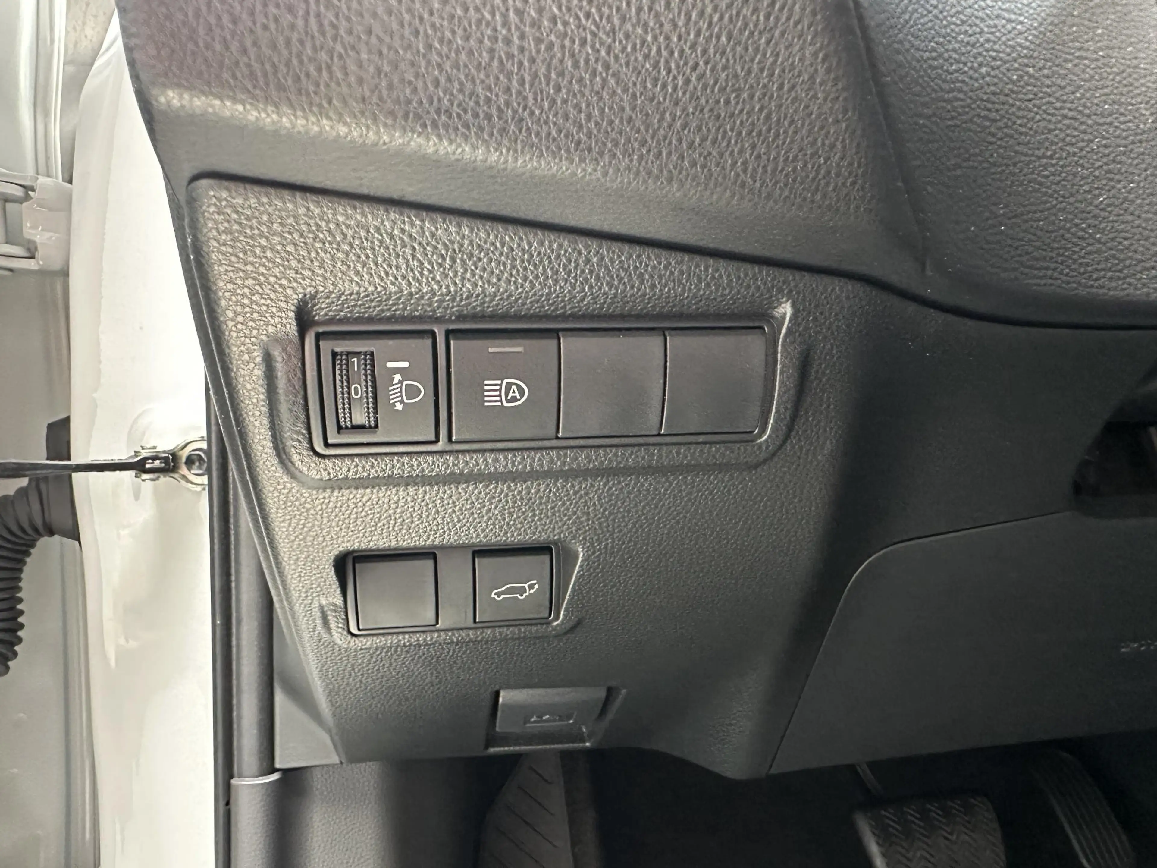 Toyota Corolla Cross Hybrid 140 Dynamic edition Parkeersensoren, naviga — photo 12