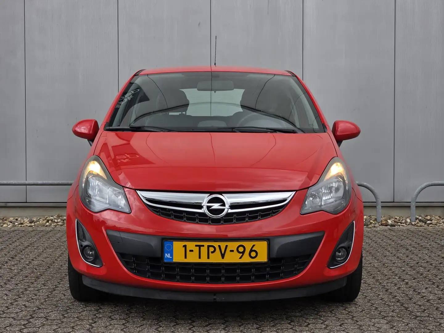 Opel Corsa 1.2 85pk Business+ | Navigatie | Cruise Control | Rouge - 2