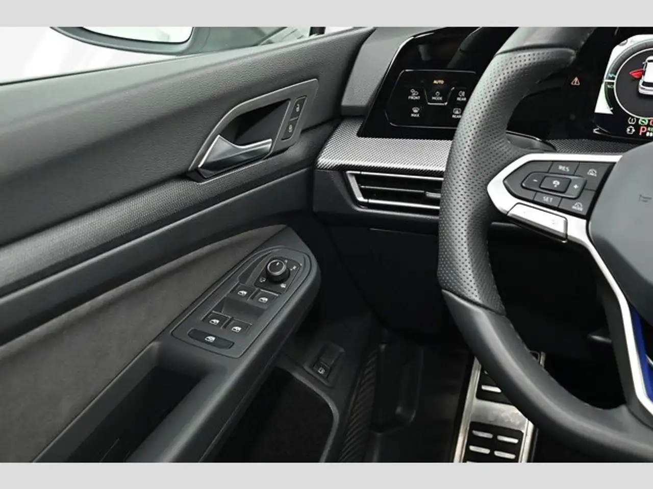 Volkswagen Golf GTE VIII 1.5 TSI eHybrid DSG 2,49% Finanzieru 16