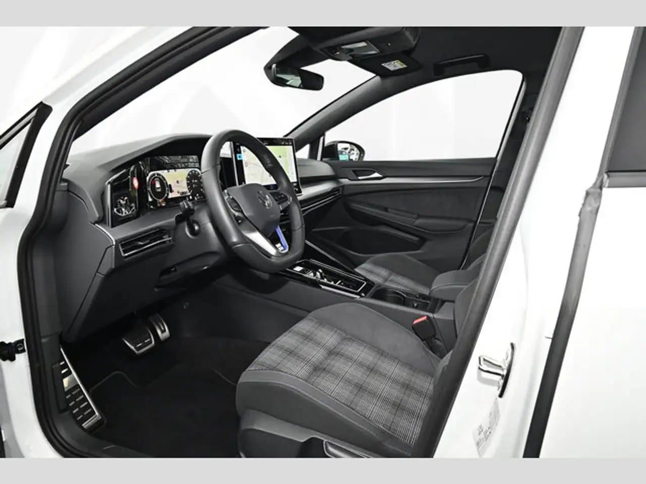 Volkswagen Golf GTE VIII 1.5 TSI eHybrid DSG 2,49% Finanzieru 8