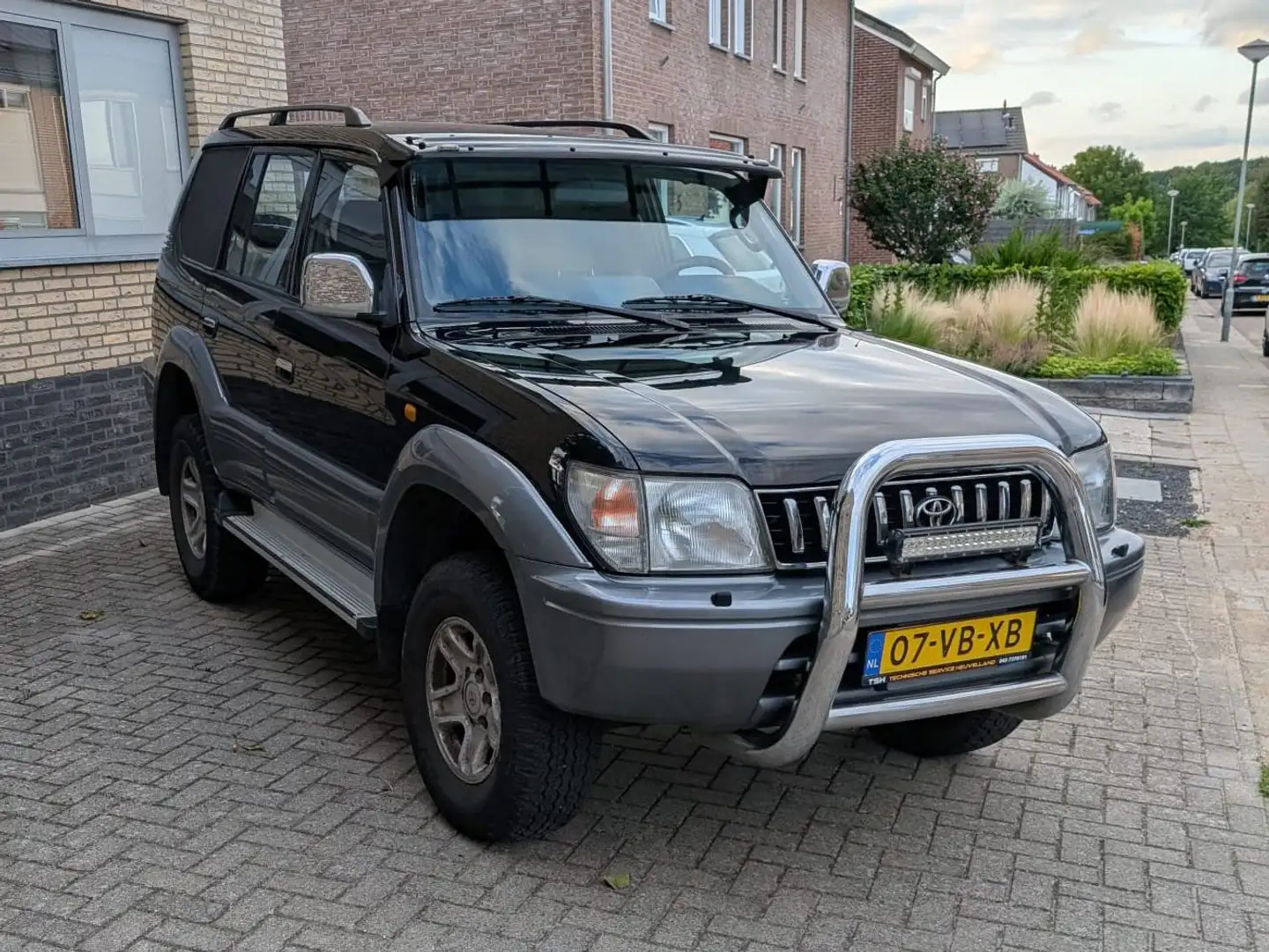 Toyota Land Cruiser Land Cruiser HR Blind Van Černá - 1