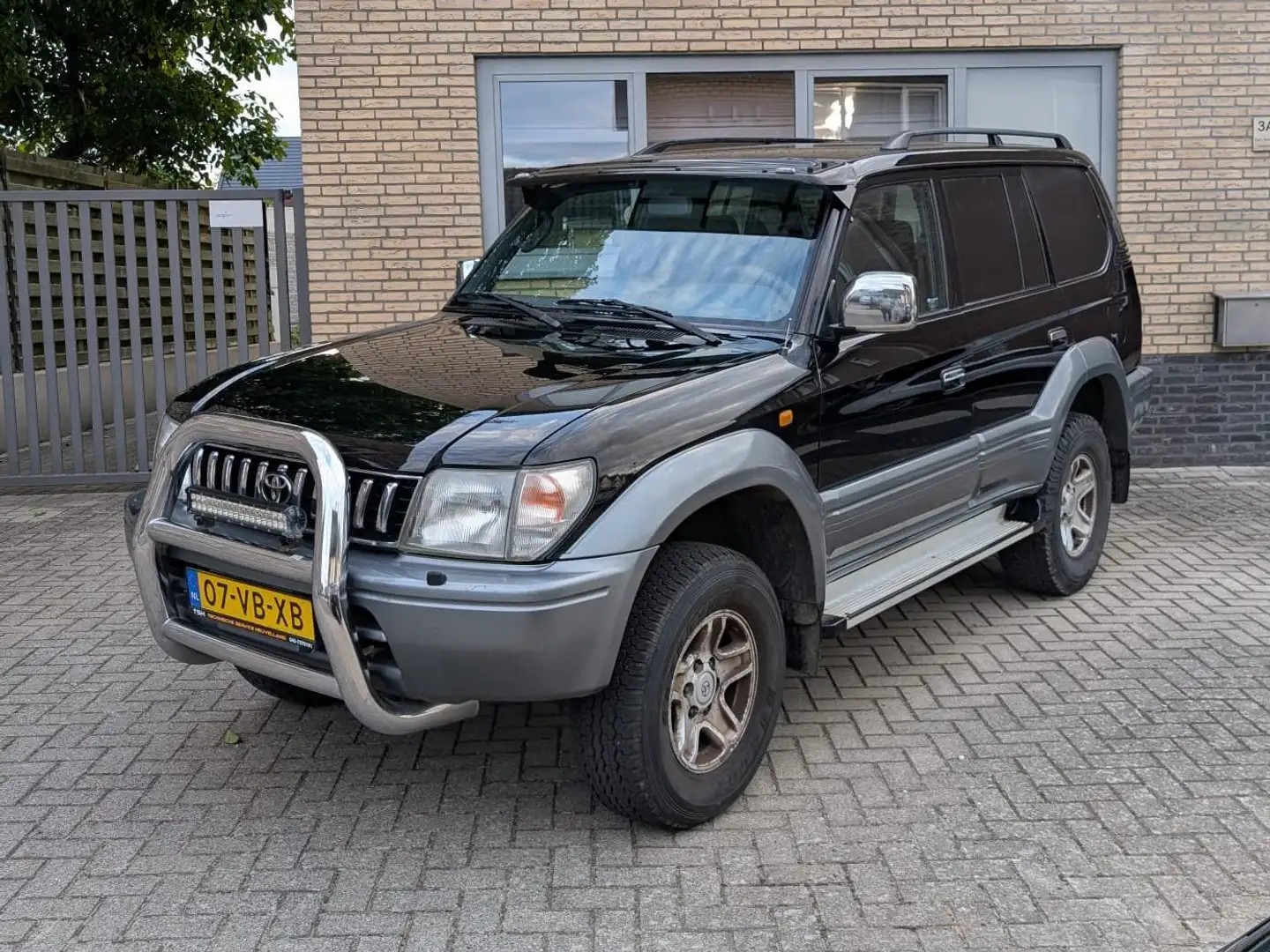 Toyota Land Cruiser Land Cruiser HR Blind Van Černá - 2
