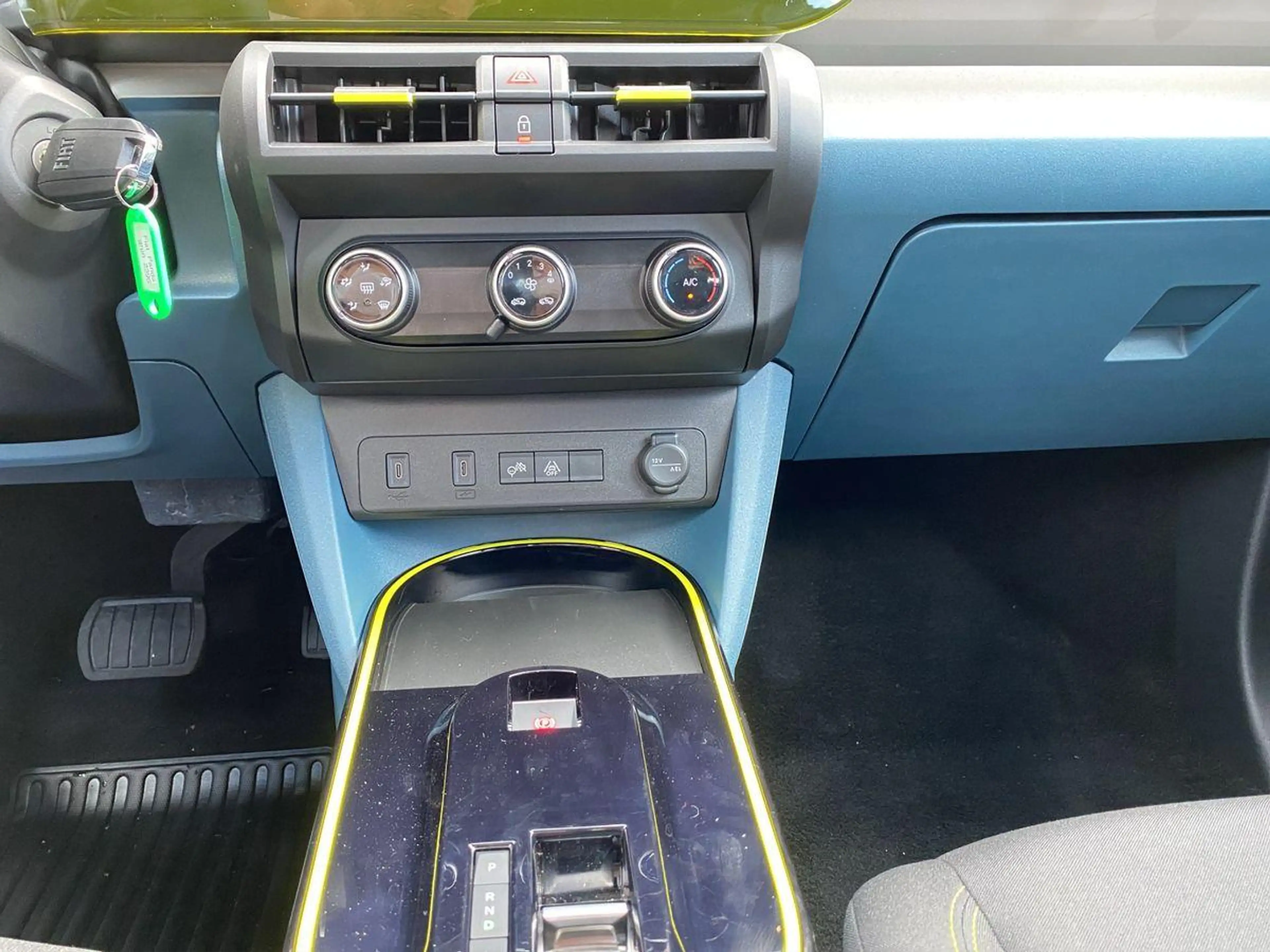 Fiat Grande Panda Icon 1.2Hybrid  Temp./LED/Apple Car — photo 12