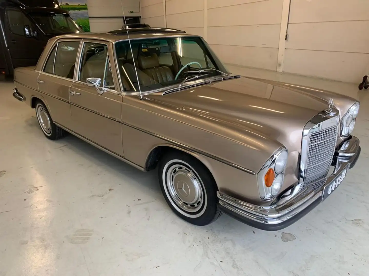 Mercedes-Benz 280 SE AUTOMATIC nieuwstaat Marge Gold - 2
