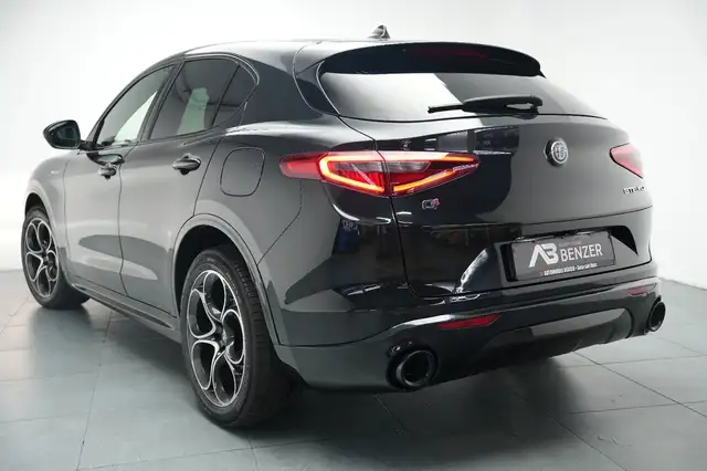 Alfa Romeo Stelvio view 7