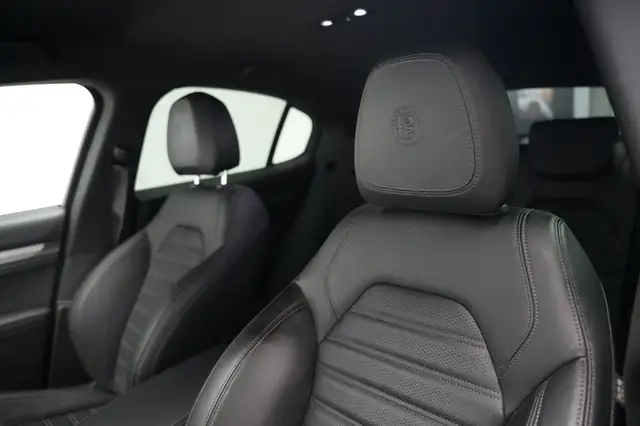 Alfa Romeo Stelvio view 15