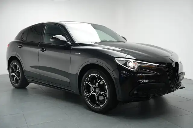 Alfa Romeo Stelvio view 6