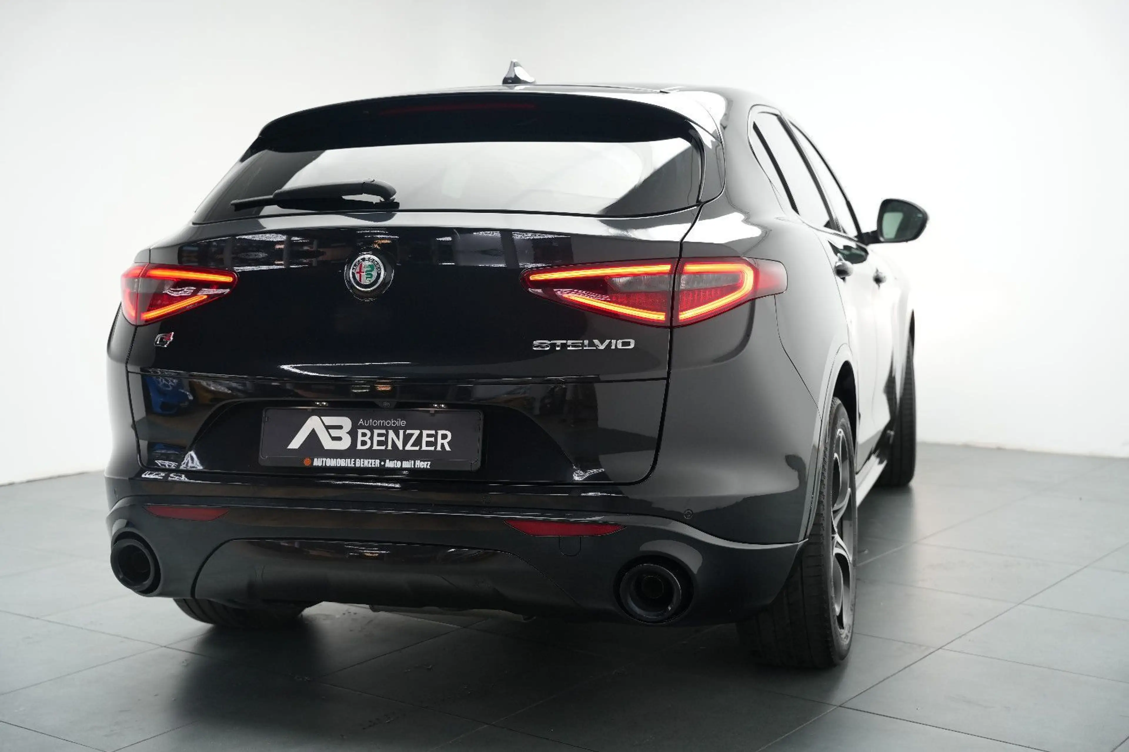 Alfa Romeo Stelvio Veloce *Kamera*Leder*Memory*AllBlack — photo 9
