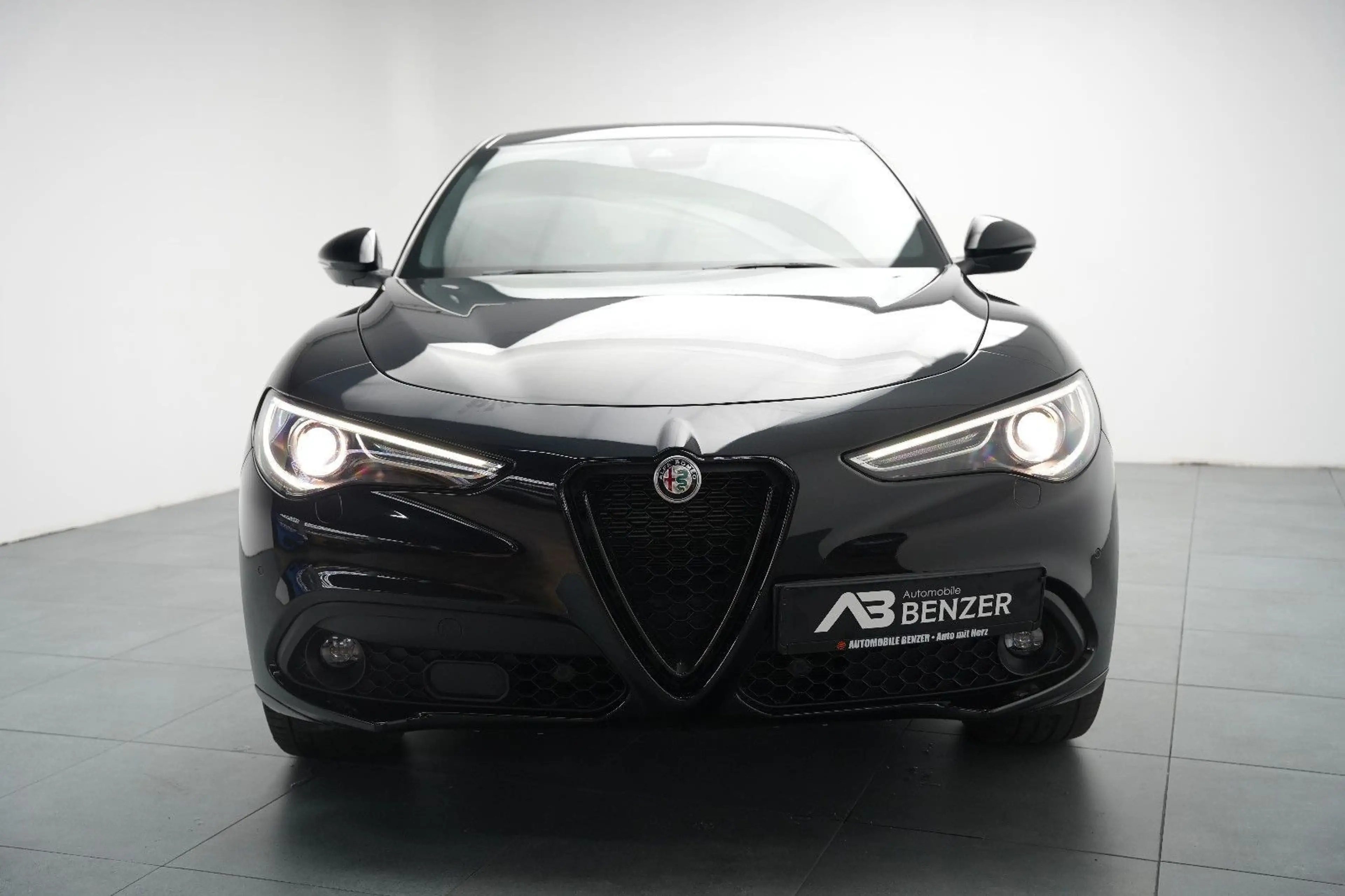 Alfa Romeo Stelvio Veloce *Kamera*Leder*Memory*AllBlack — photo 3