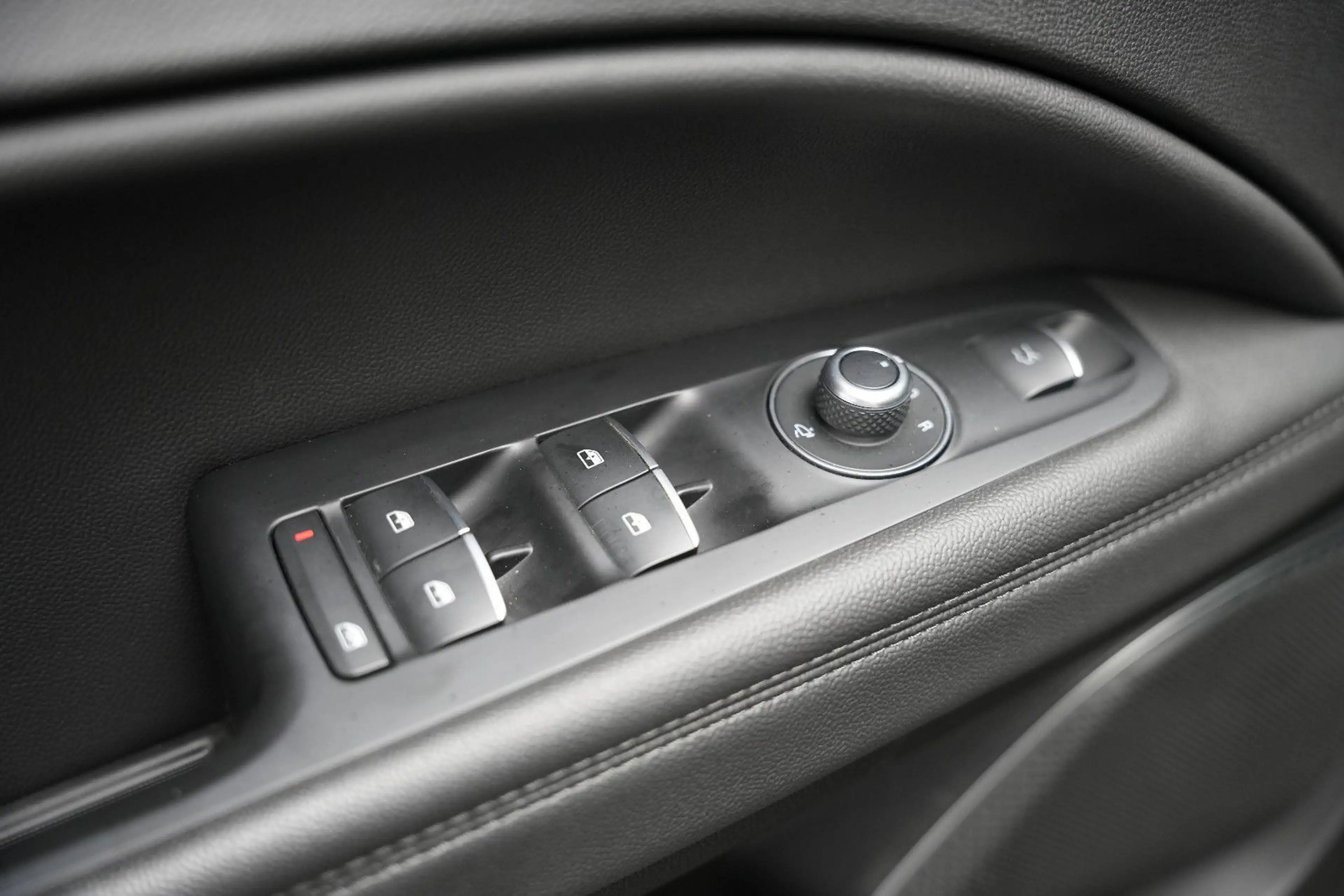 Alfa Romeo Stelvio Veloce *Kamera*Leder*Memory*AllBlack — photo 14