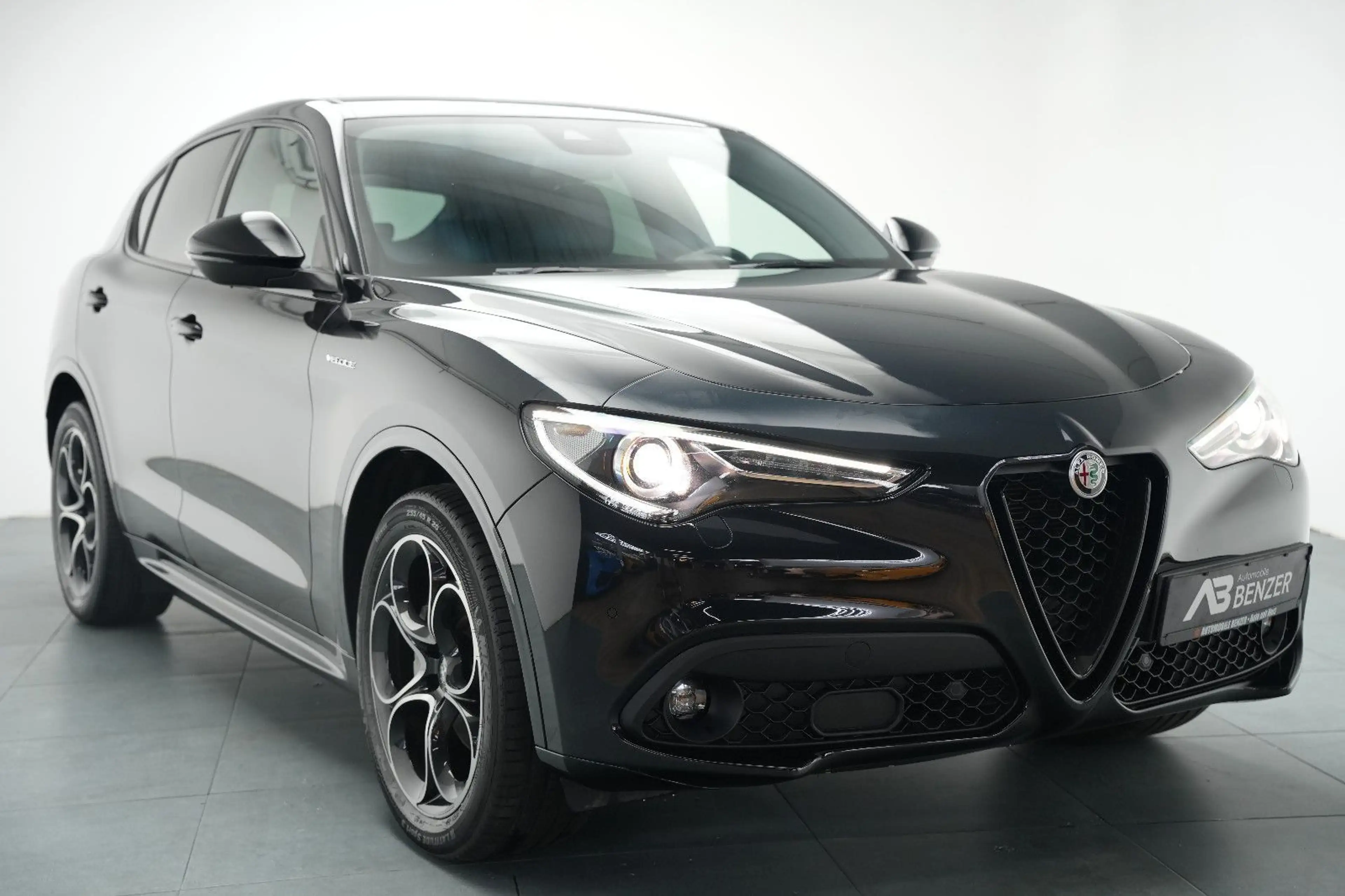 Alfa Romeo Stelvio Veloce *Kamera*Leder*Memory*AllBlack