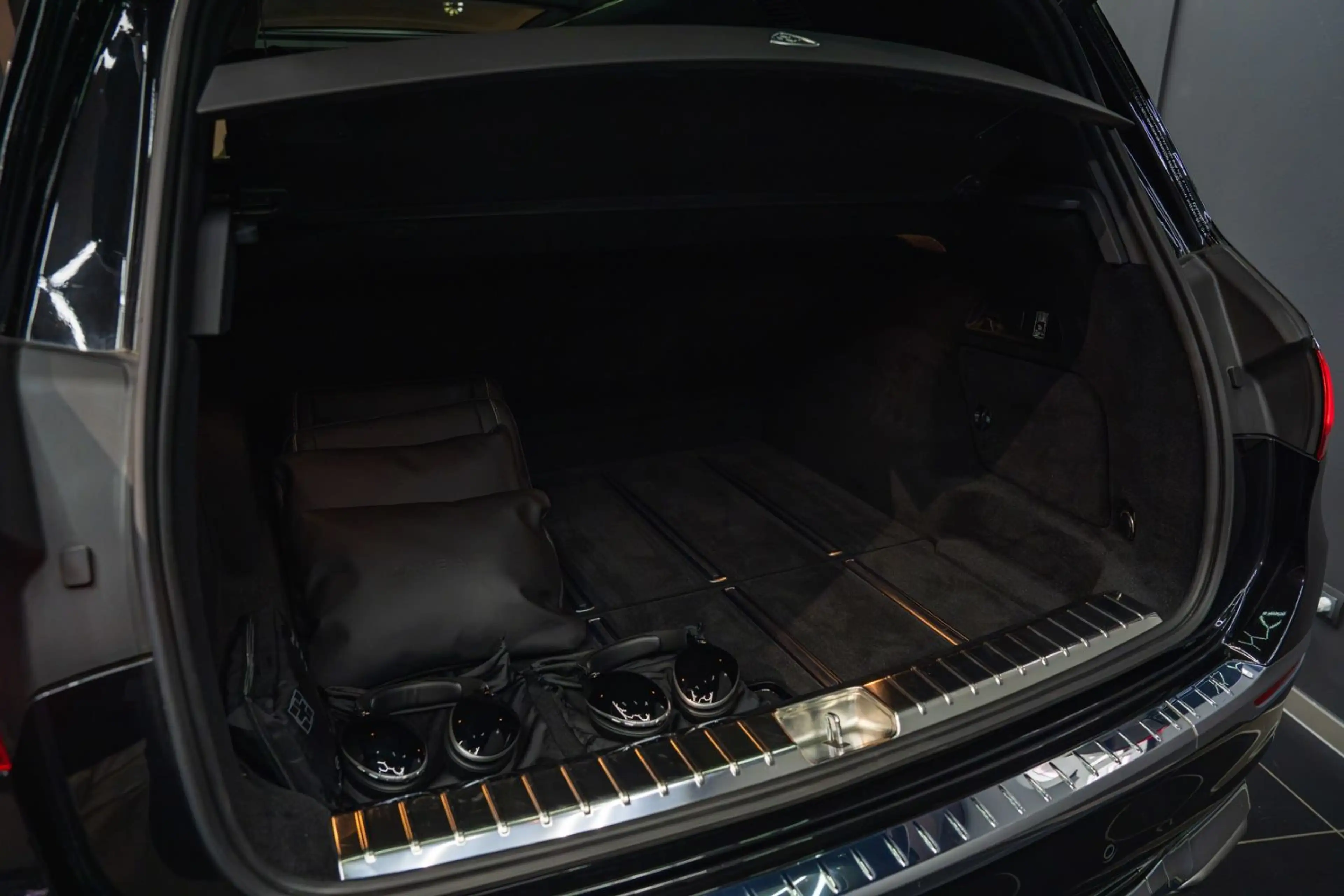 Mercedes-Benz GLS 600 Maybach*HighClassFond*AHK*HU*SH*PANO*360 — photo 14