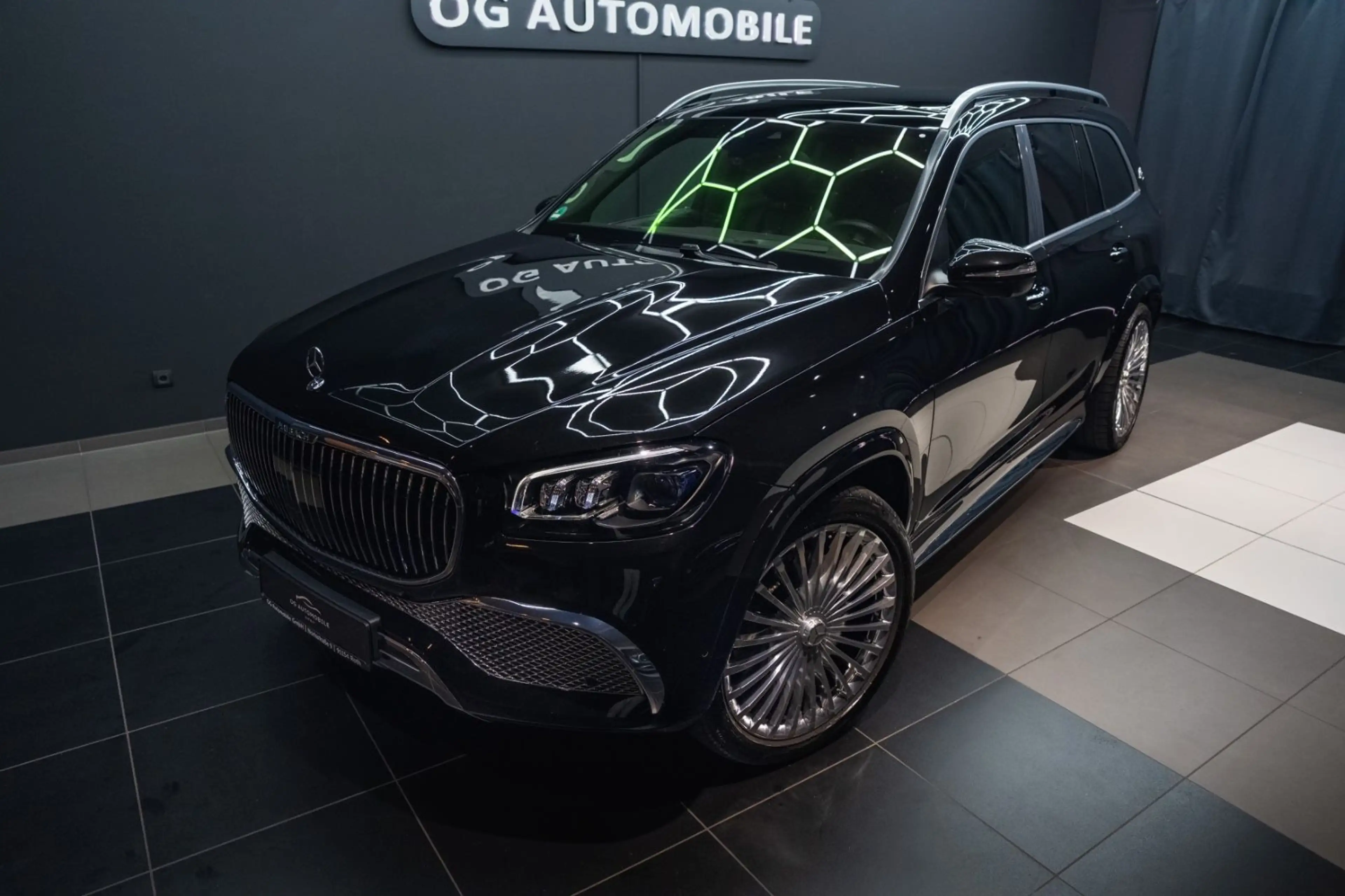 Mercedes-Benz GLS 600 Maybach*HighClassFond*AHK*HU*SH*PANO*360 — photo 3
