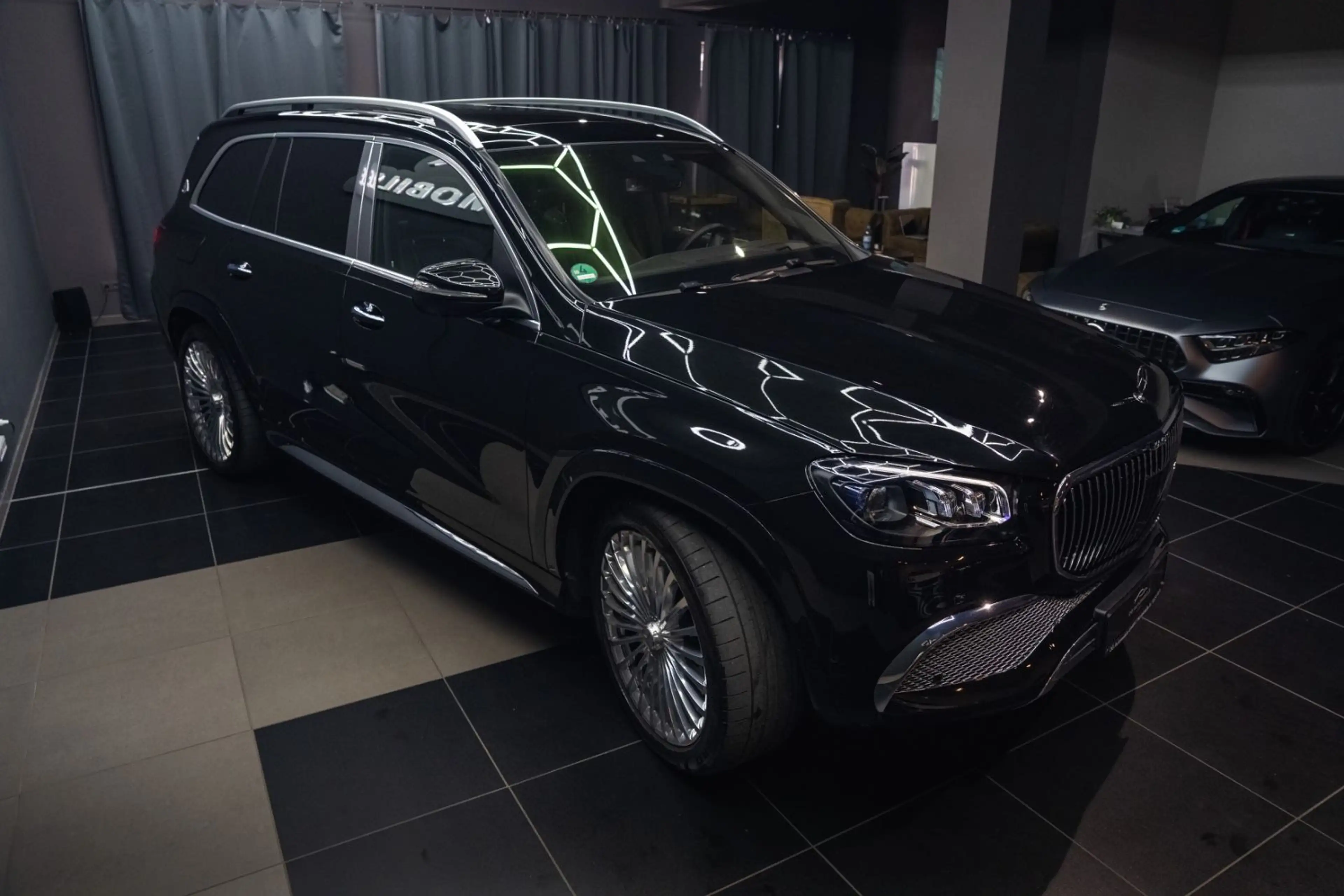 Mercedes-Benz GLS 600 Maybach*HighClassFond*AHK*HU*SH*PANO*360 — photo 7