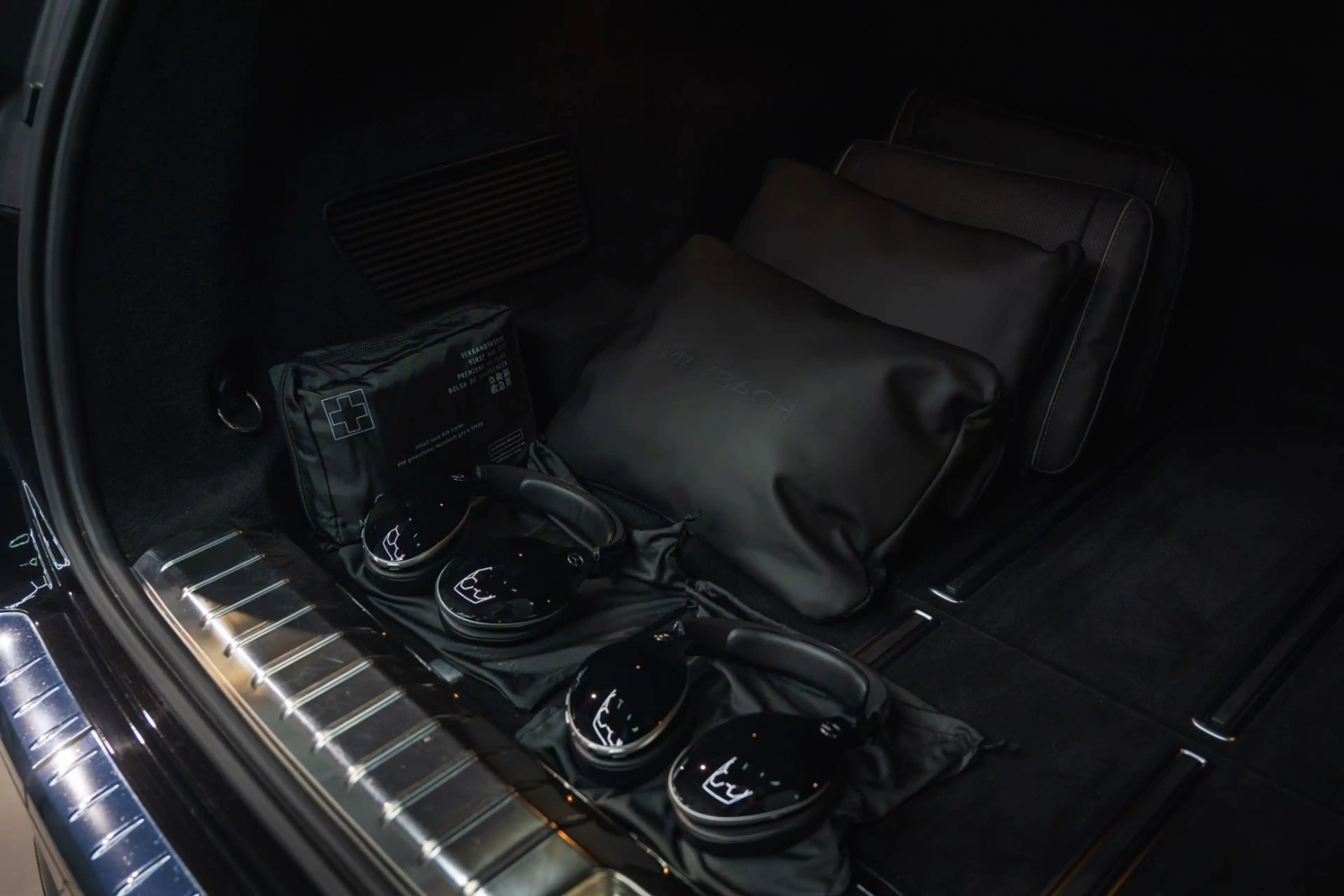 Mercedes-Benz GLS 600 Maybach*HighClassFond*AHK*HU*SH*PANO*360 — photo 15
